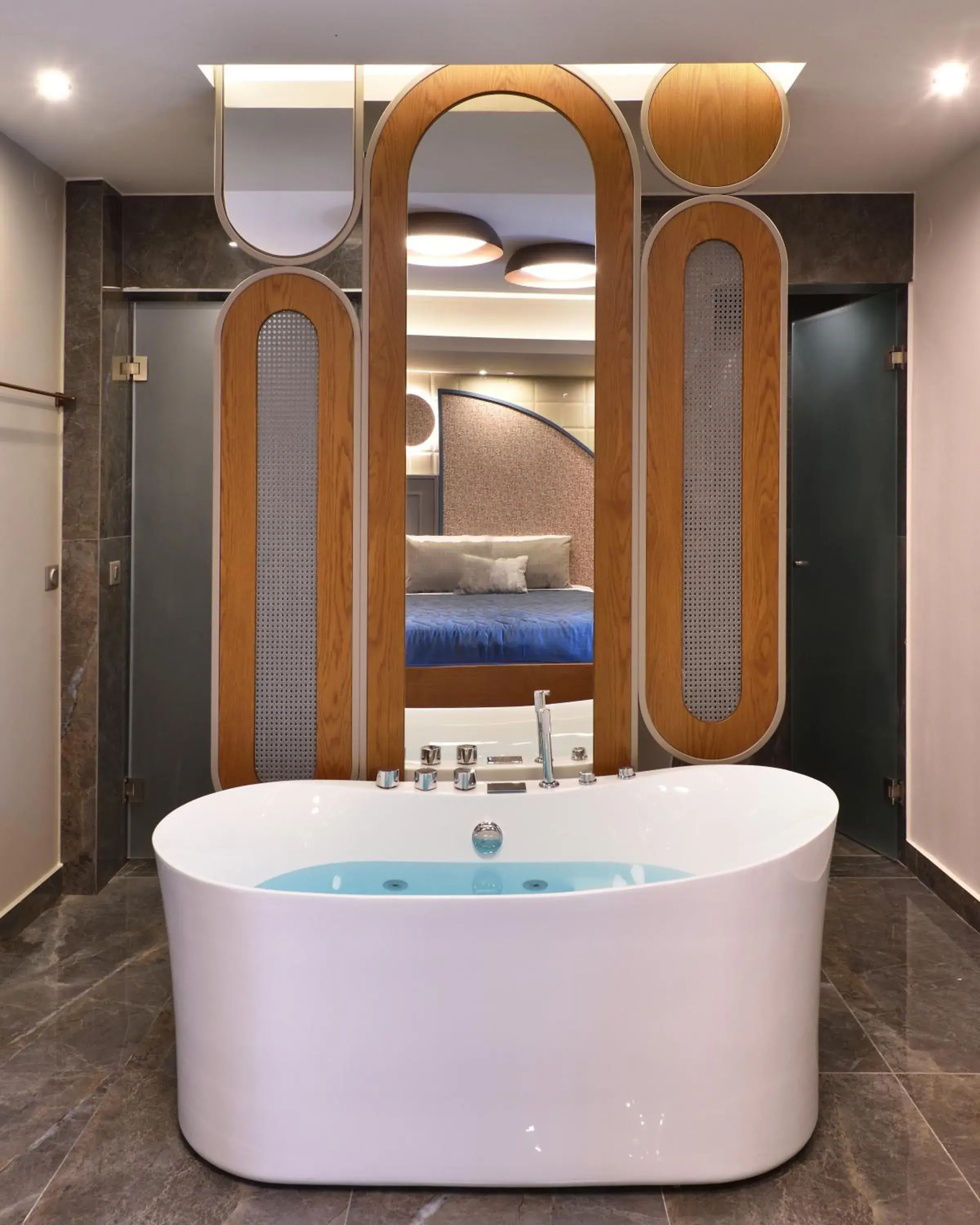 King Suite with Spa Bath in CORYLUS Luxury Rooms & Suites King Suite with Spa Bath in CORYLUS Luxury Rooms & Suites