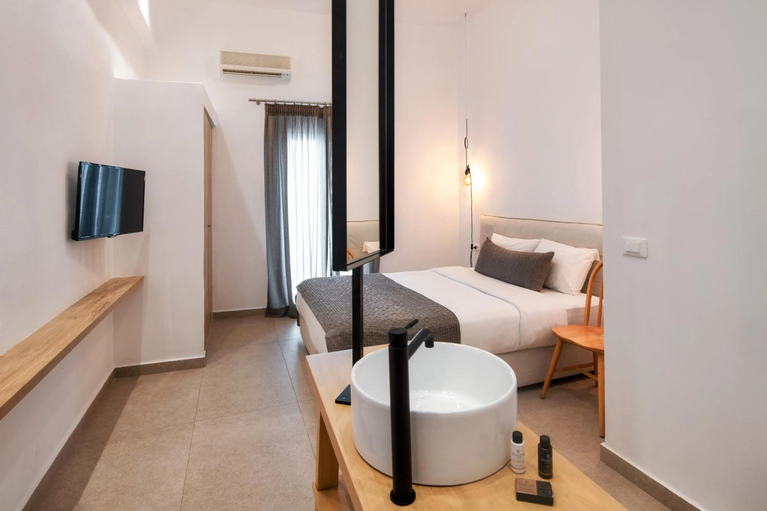 Photo of the whole room, Bed in Hotel Eucalyptus