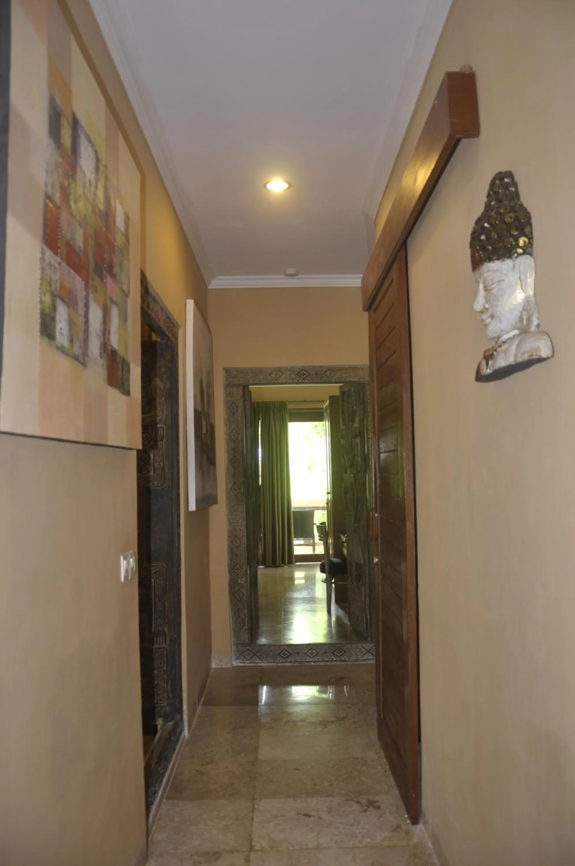 Facade/entrance in Bayshore Residence