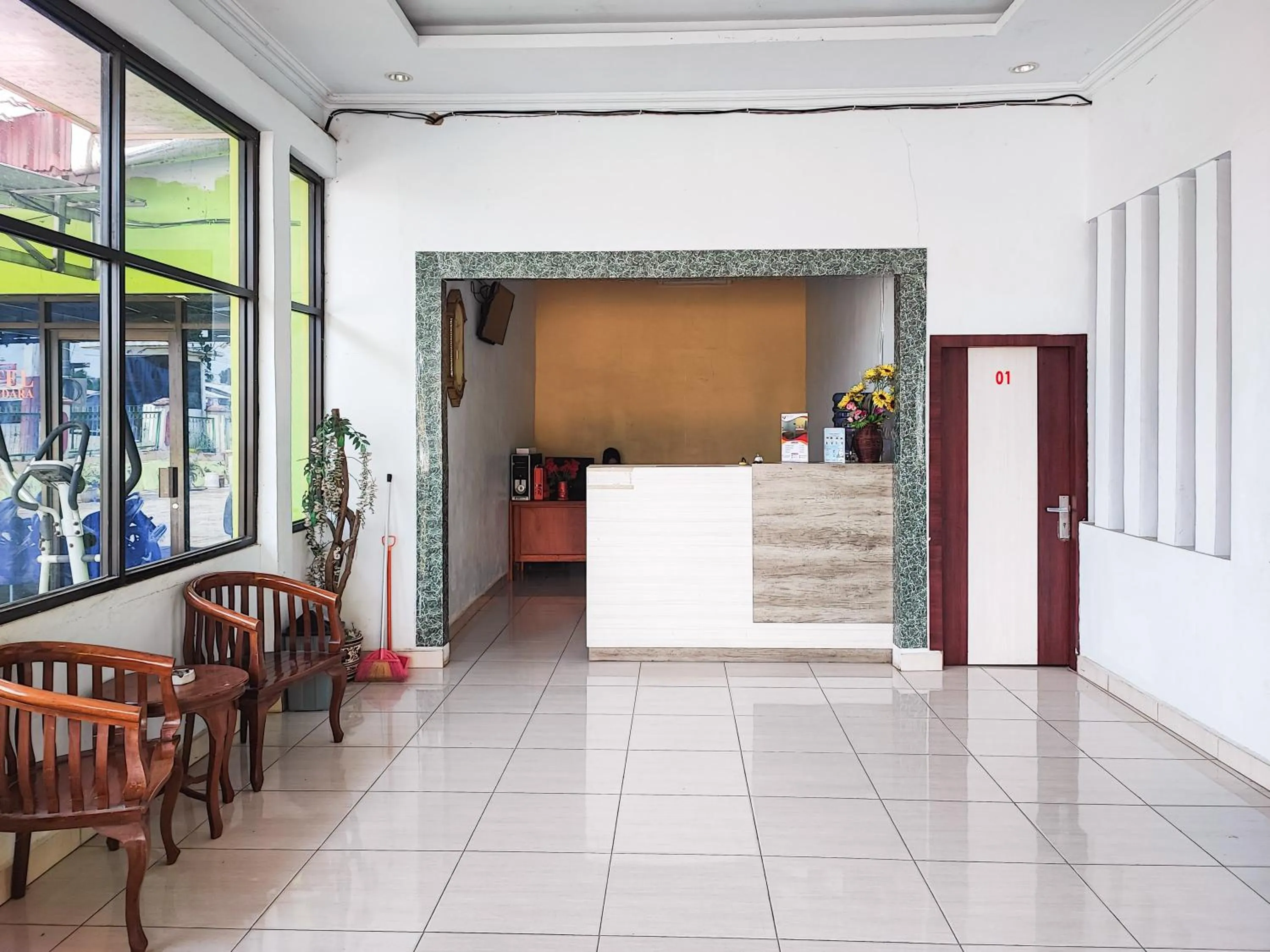 Lobby or reception in Reddoorz @ Hotel Bersaudara Bungo