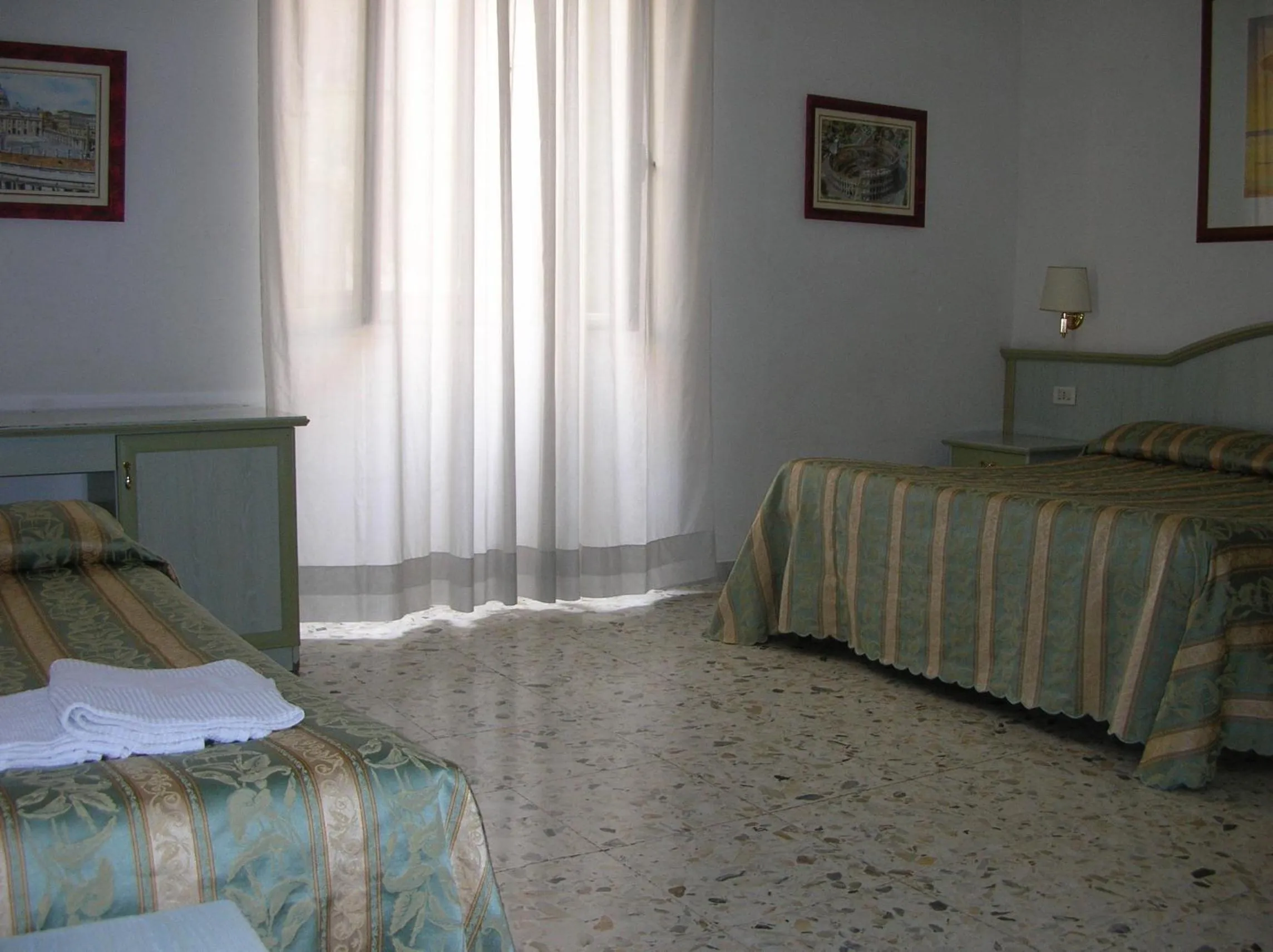 Photo of the whole room, Bed in Gioia Guest House