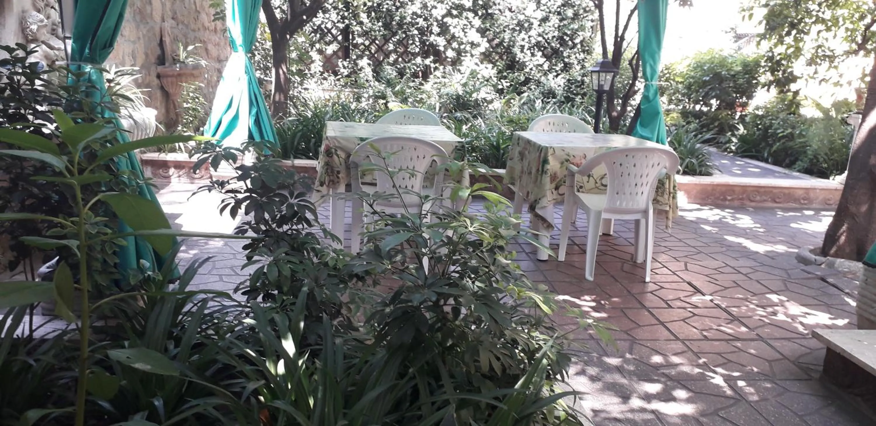 Patio in Gioia Guest House