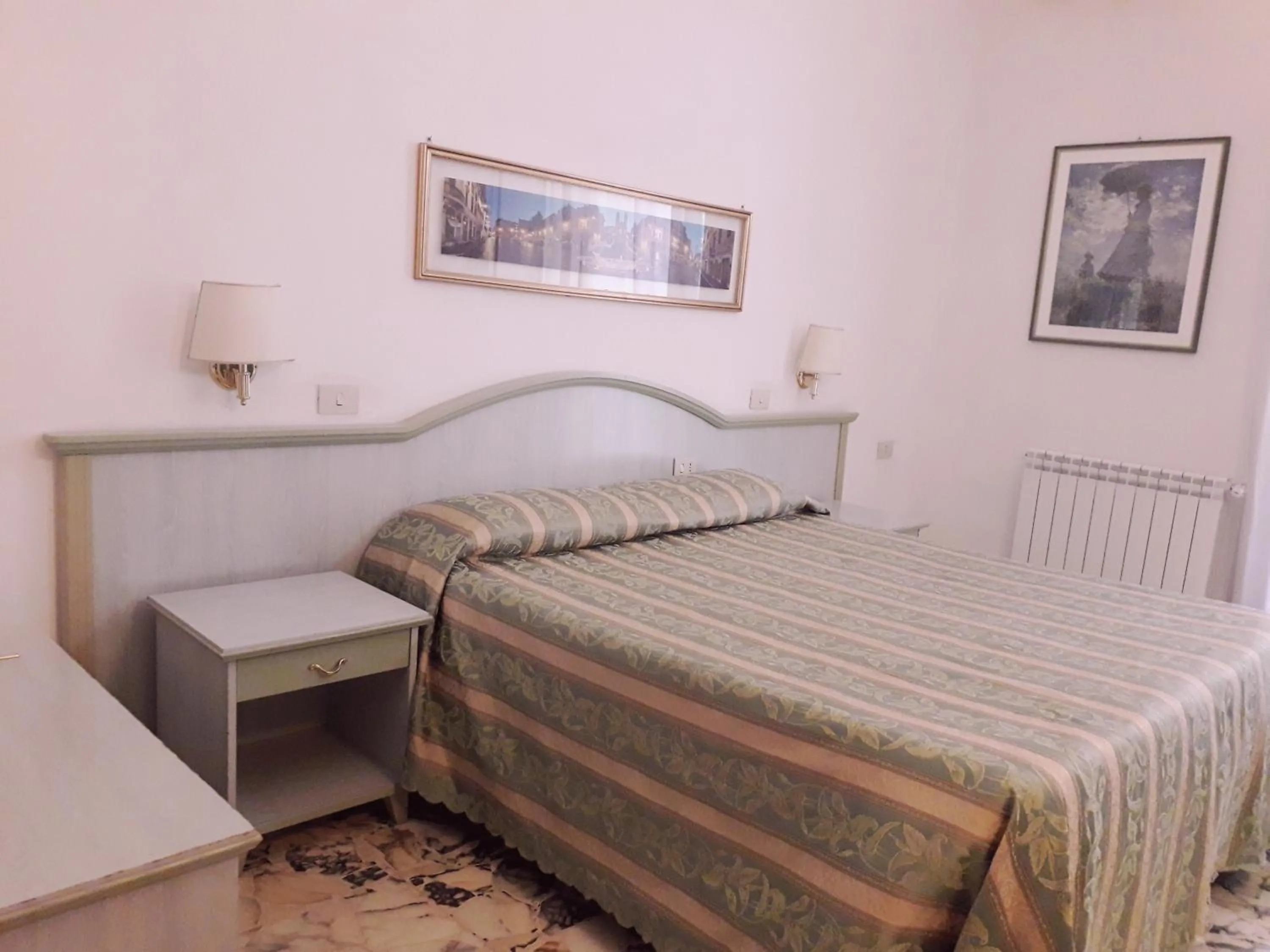 Bed in Gioia Guest House
