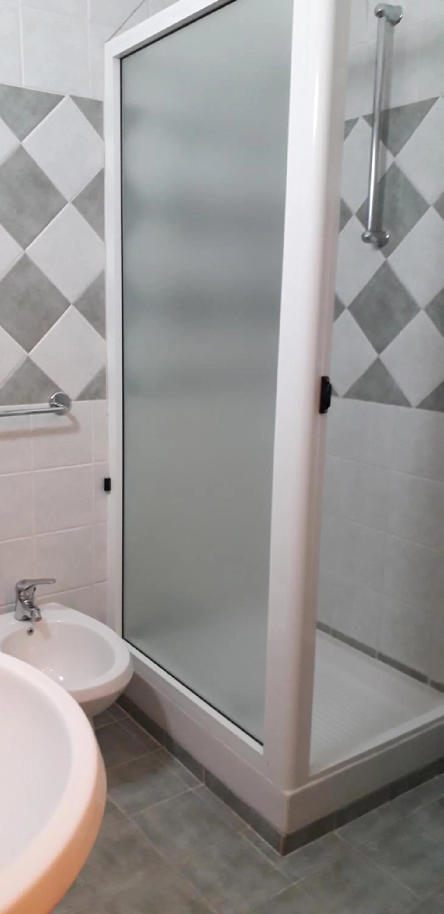 Shower in Gioia Guest House