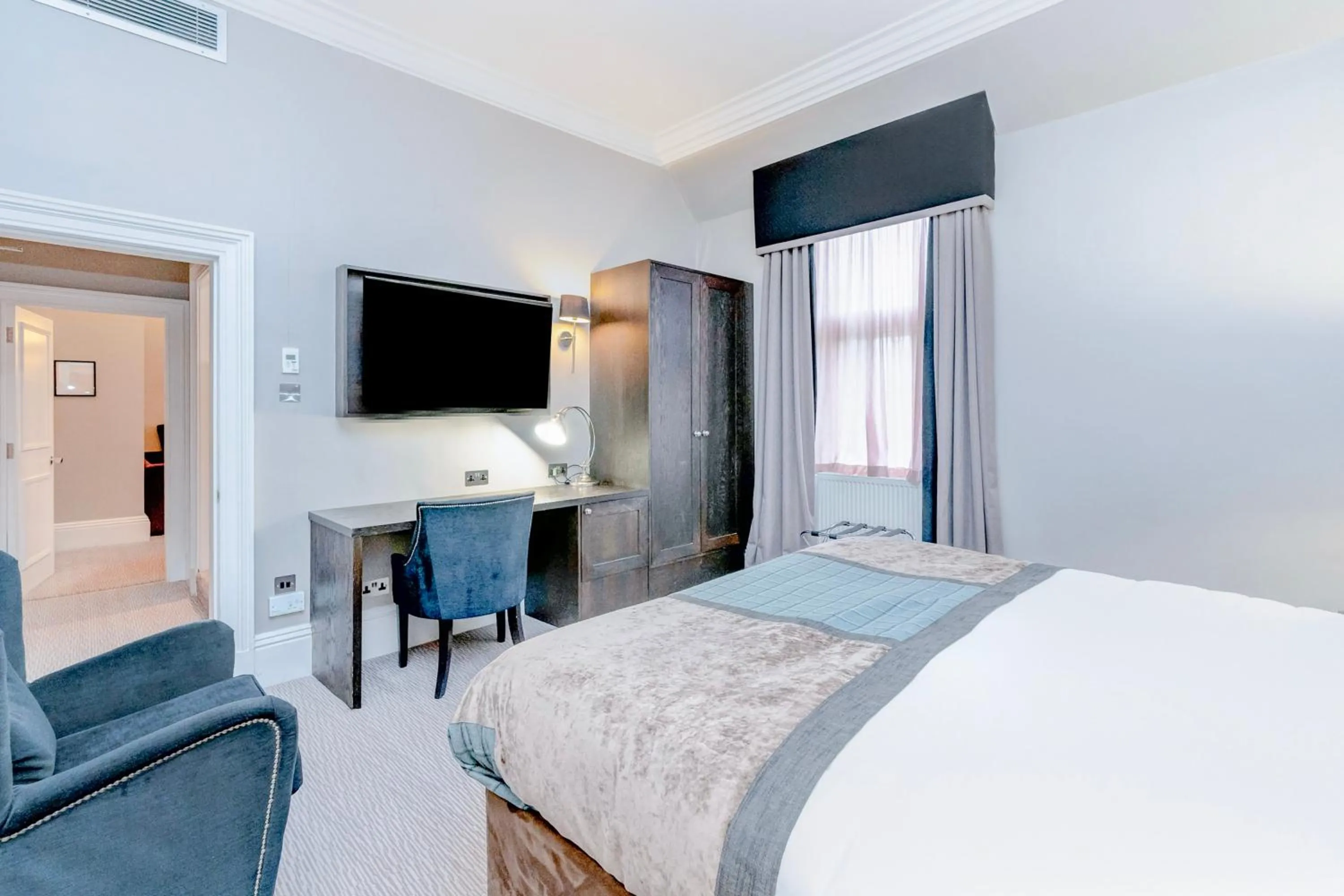 Bedroom, Bed in The Landmark Hotel and SPA Leisure Club Dundee By Sunday