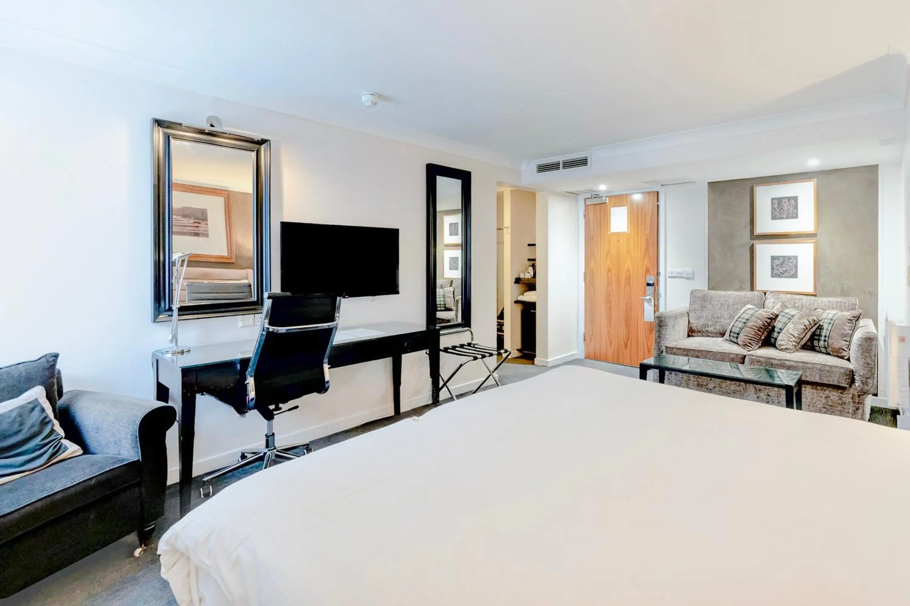 Bedroom, Bed in The Landmark Hotel and SPA Leisure Club Dundee By Sunday