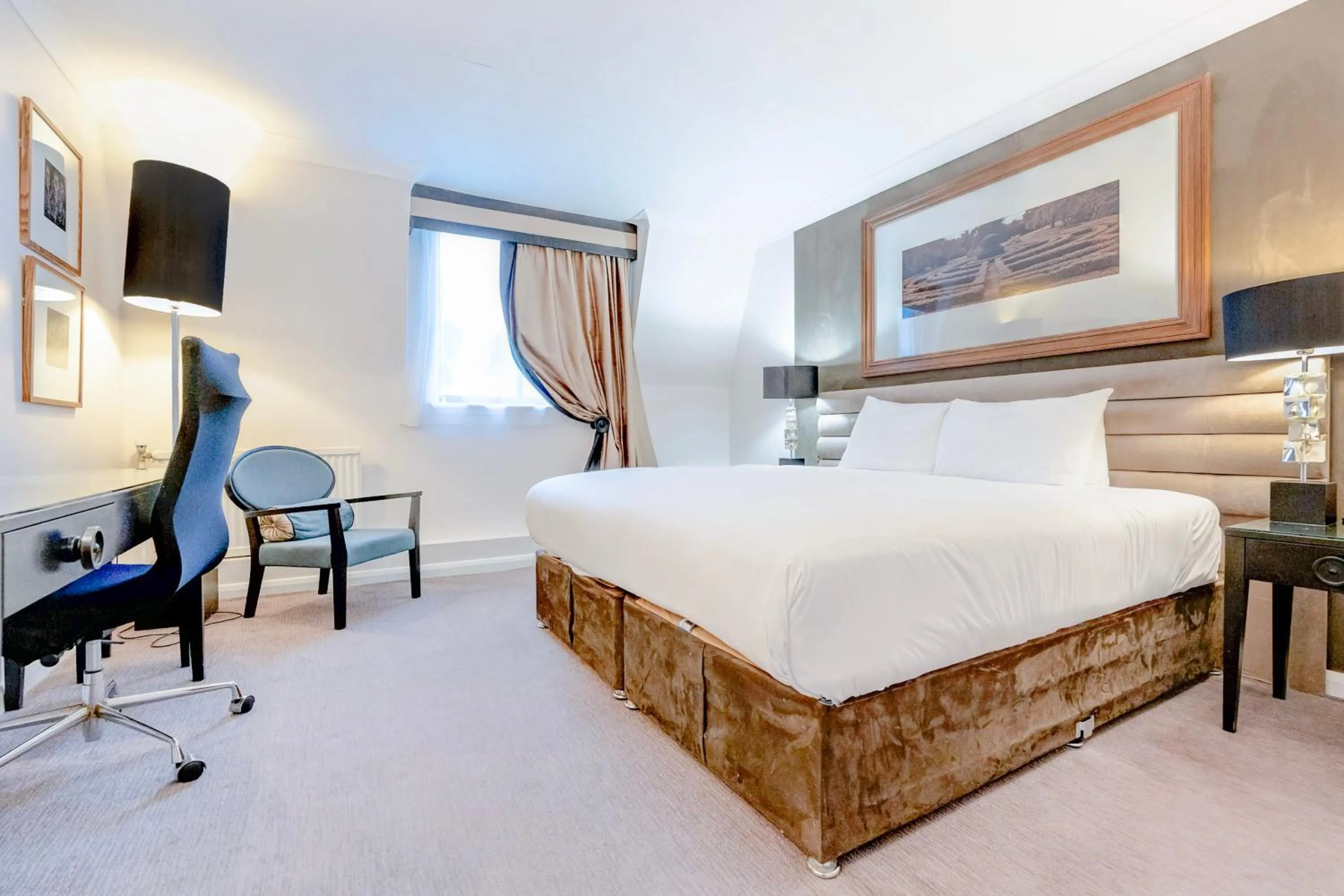 Bedroom, Bed in The Landmark Hotel and SPA Leisure Club Dundee By Sunday