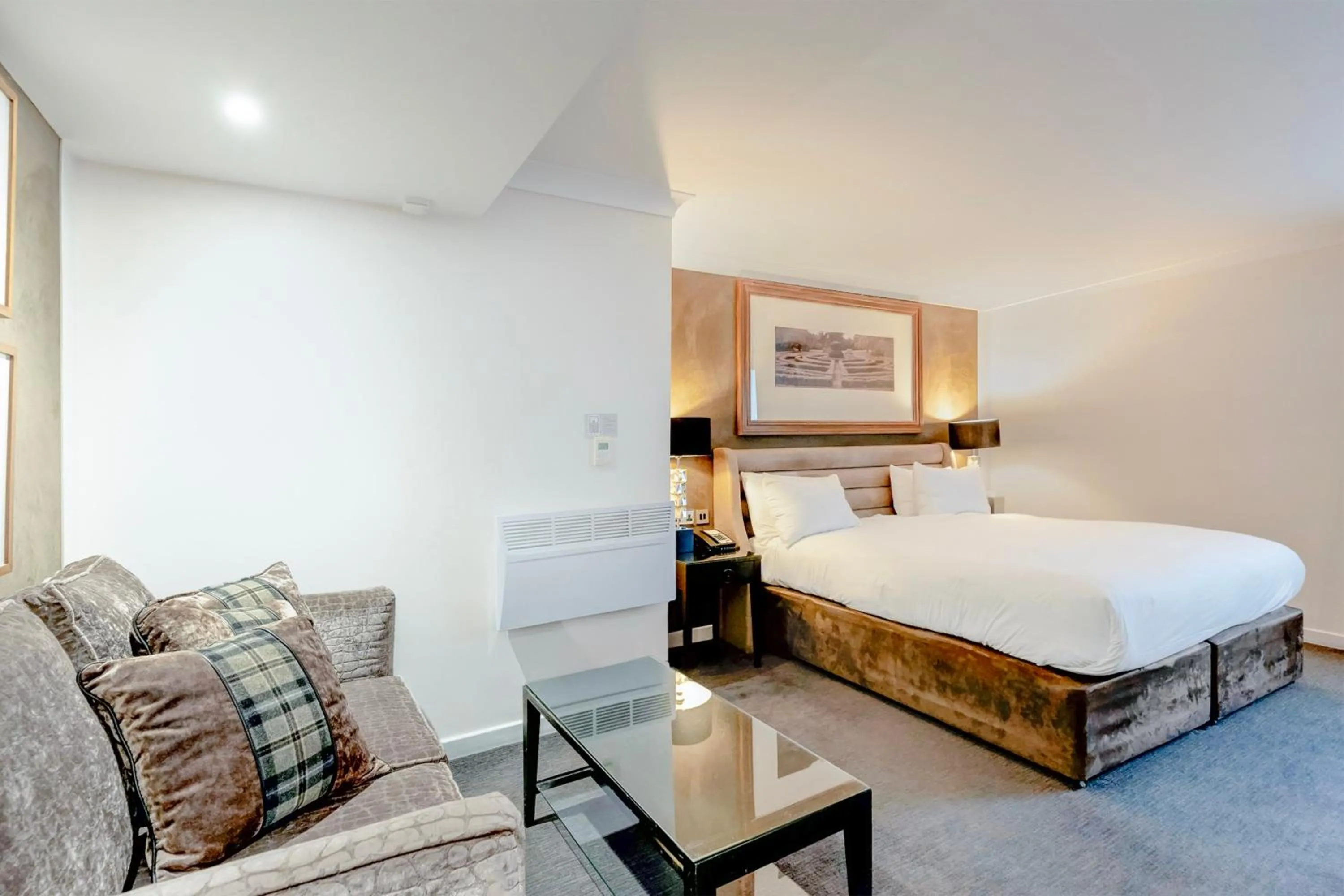 Bed in The Landmark Hotel and SPA Leisure Club Dundee By Sunday