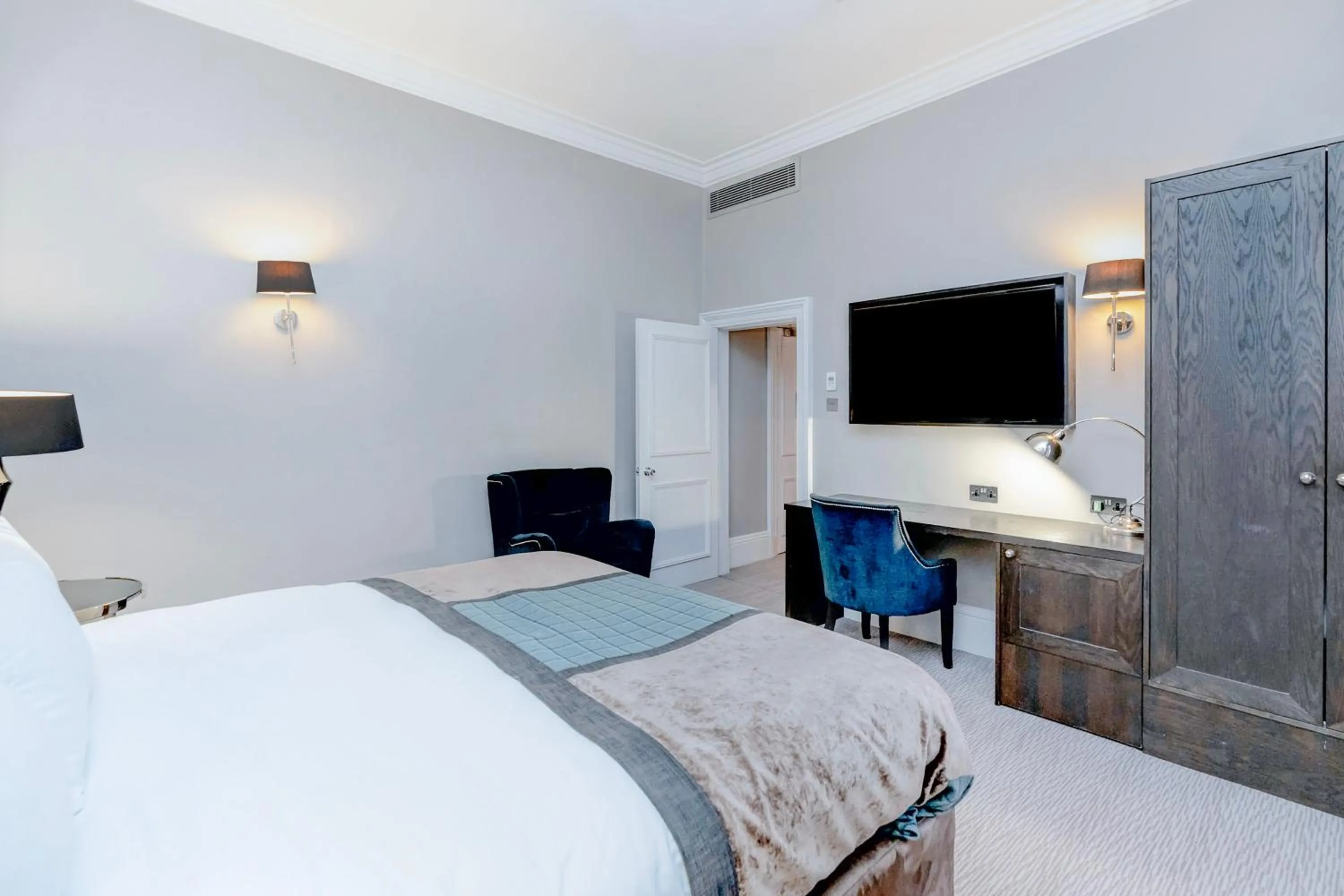 Bed in The Landmark Hotel and SPA Leisure Club Dundee By Sunday