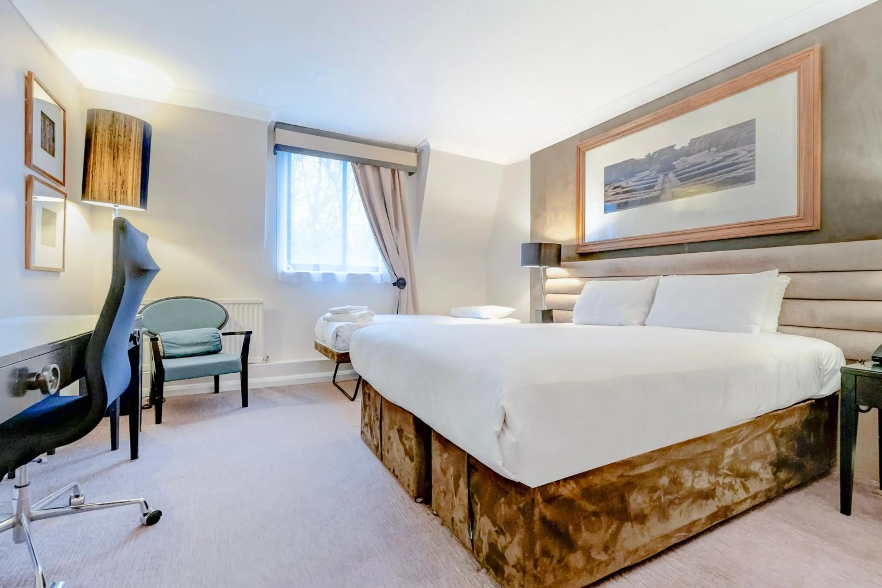 Bedroom, Bed in The Landmark Hotel and SPA Leisure Club Dundee By Sunday