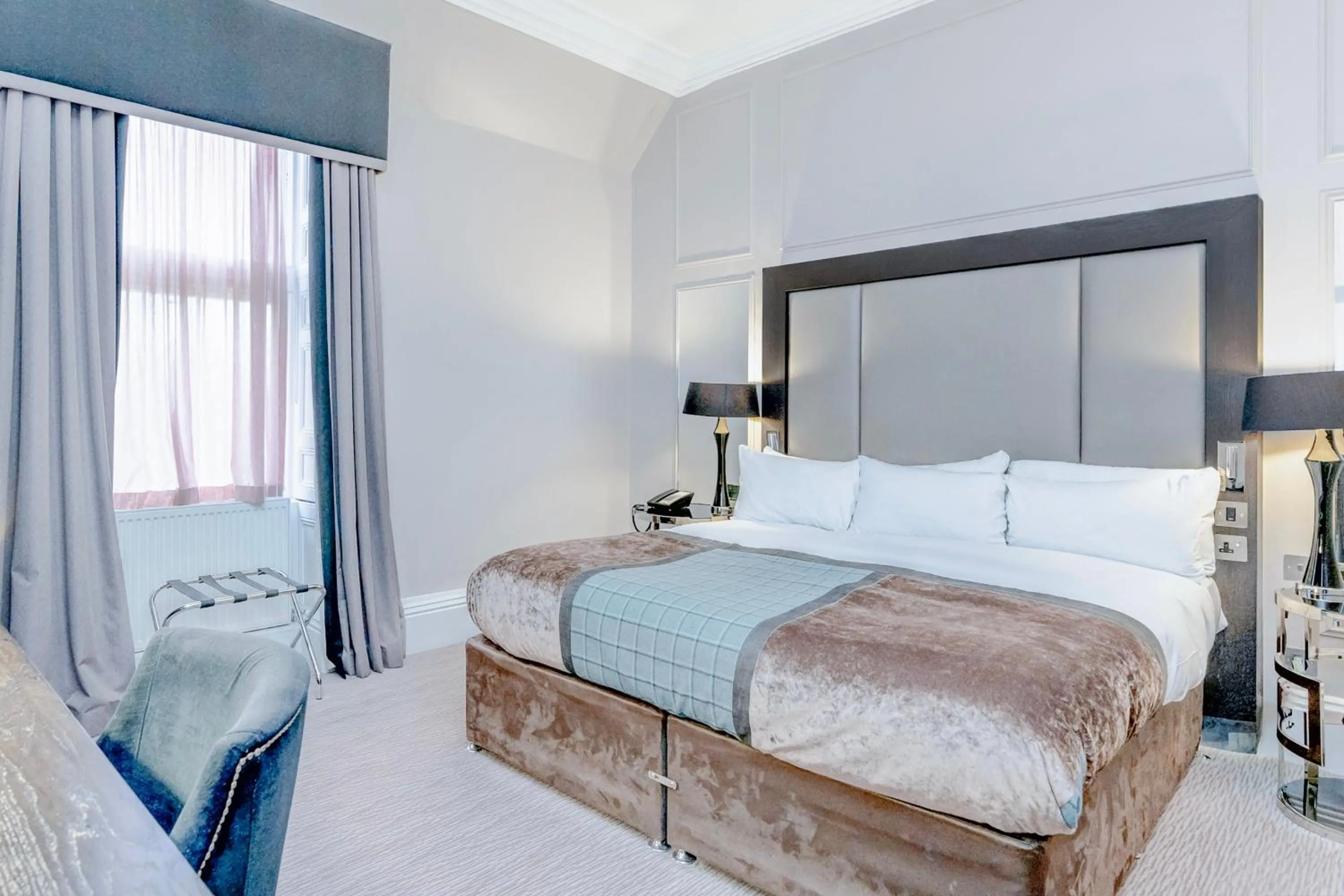 Bed in The Landmark Hotel and SPA Leisure Club Dundee By Sunday