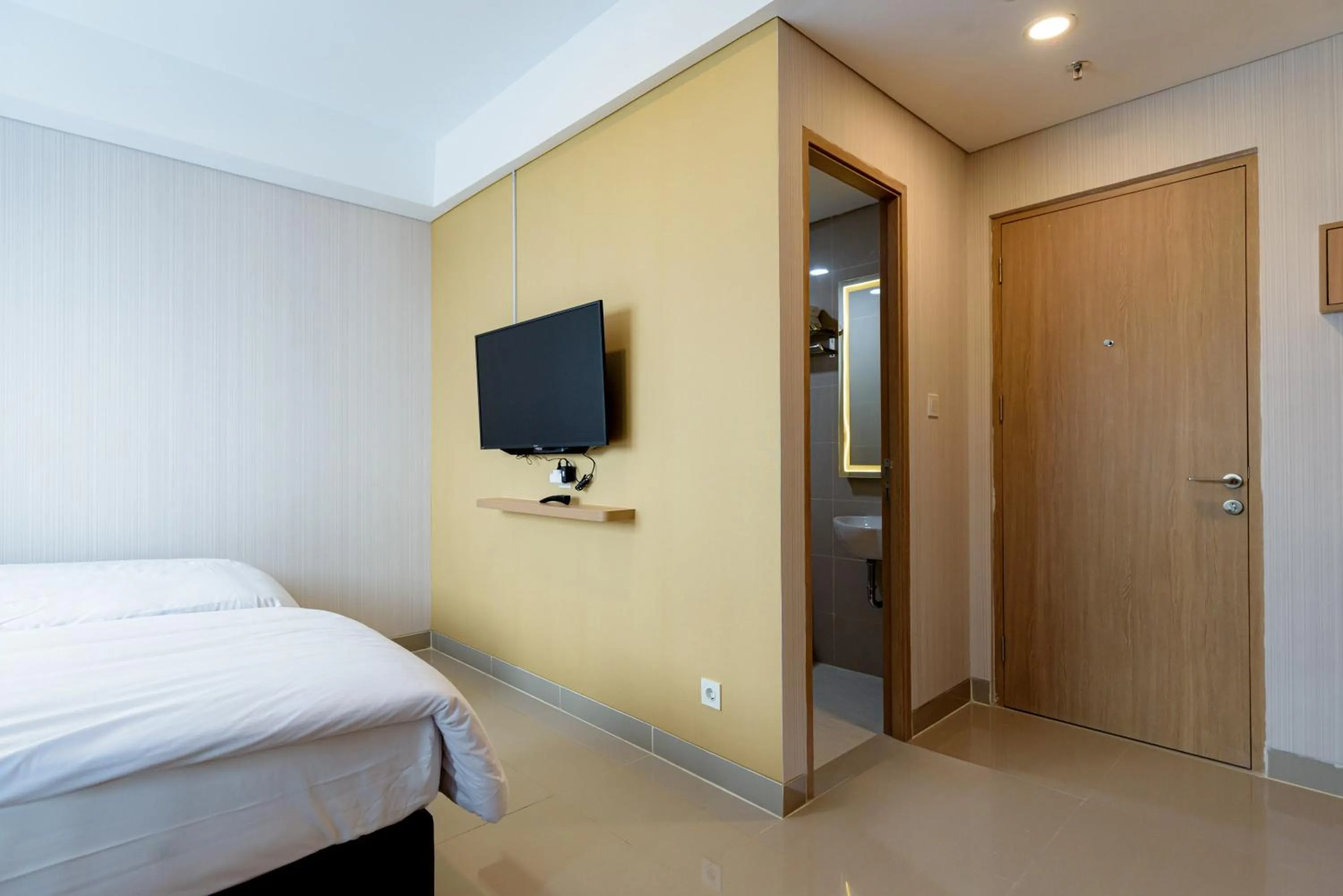 Bedroom, Bed in RedLiving Apartemen B Residence BSD - BE Urban Hotel