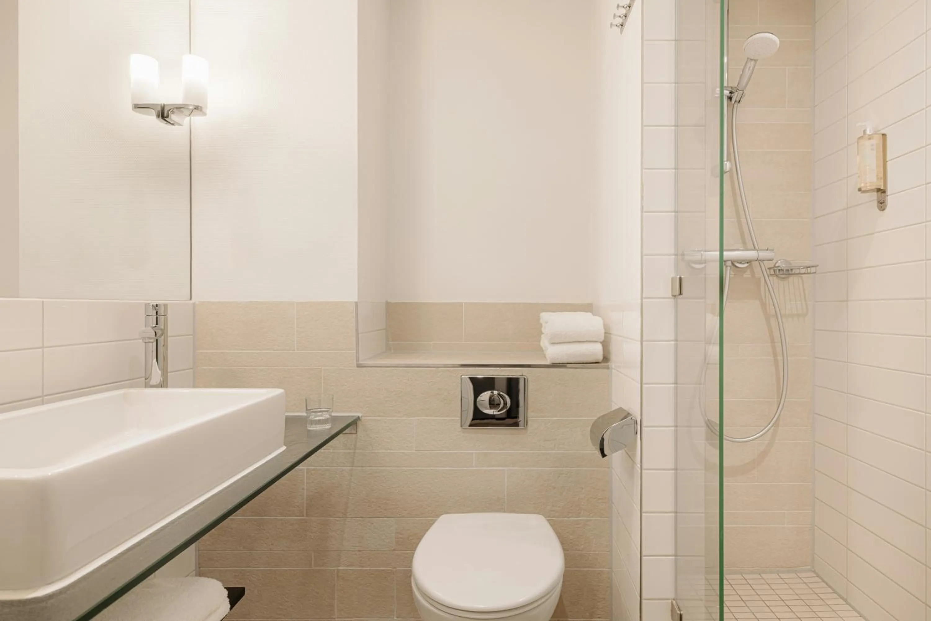 Bathroom in Leonardo Oranje Hotel Leeuwarden