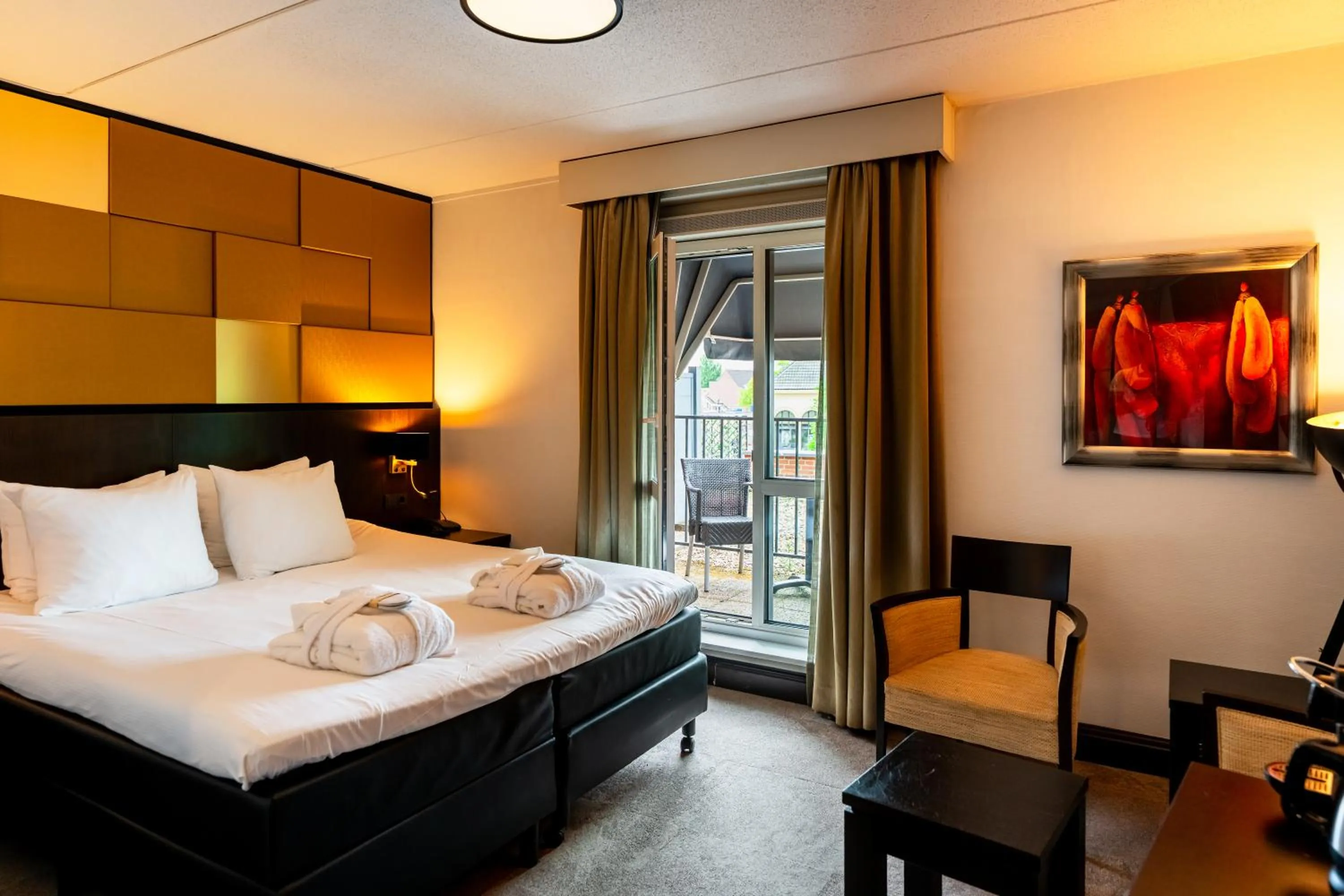 View (from property/room), Bed in Leonardo Oranje Hotel Leeuwarden