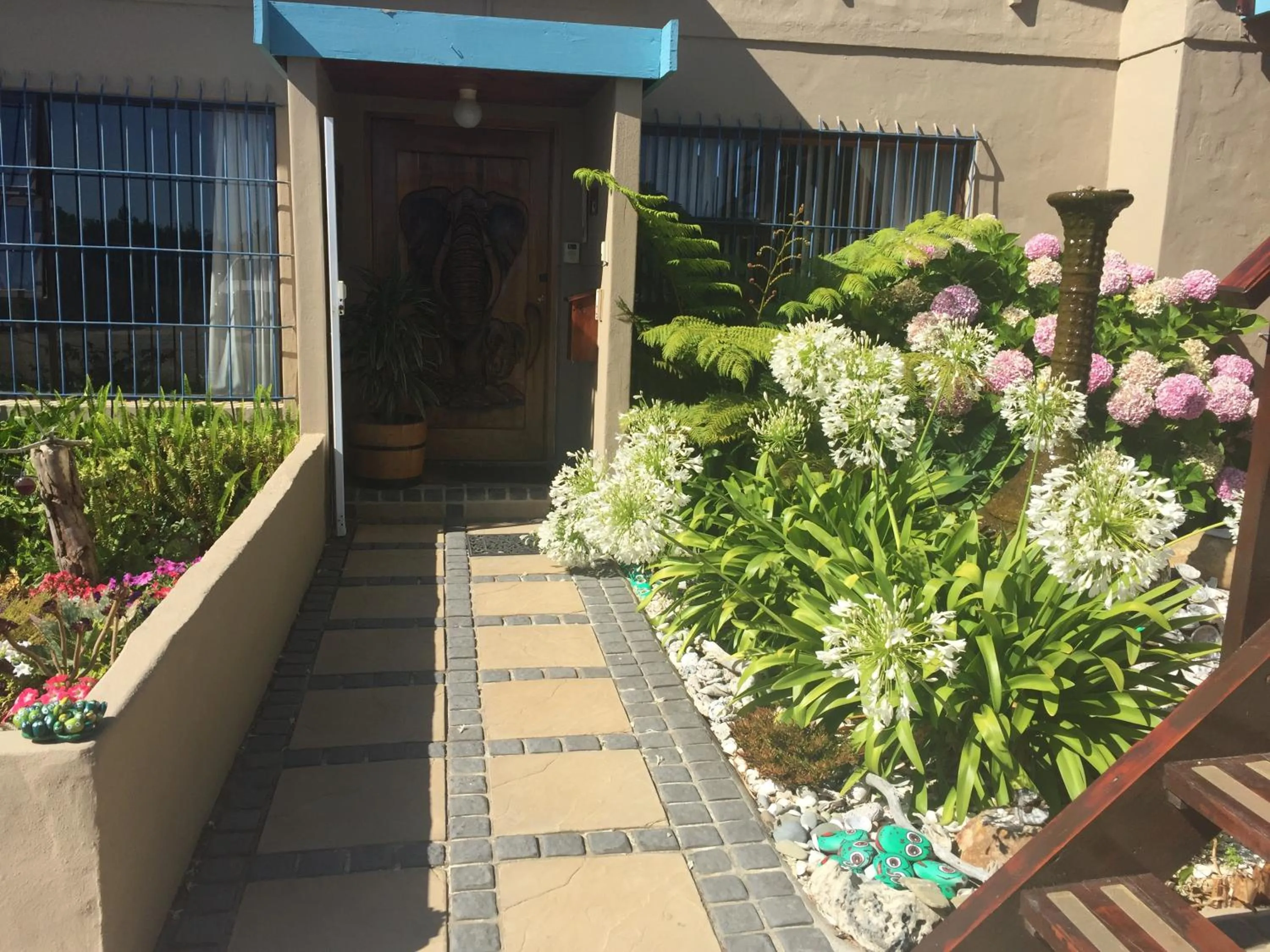 Facade/entrance in Fisherhaven Travellers Lodge