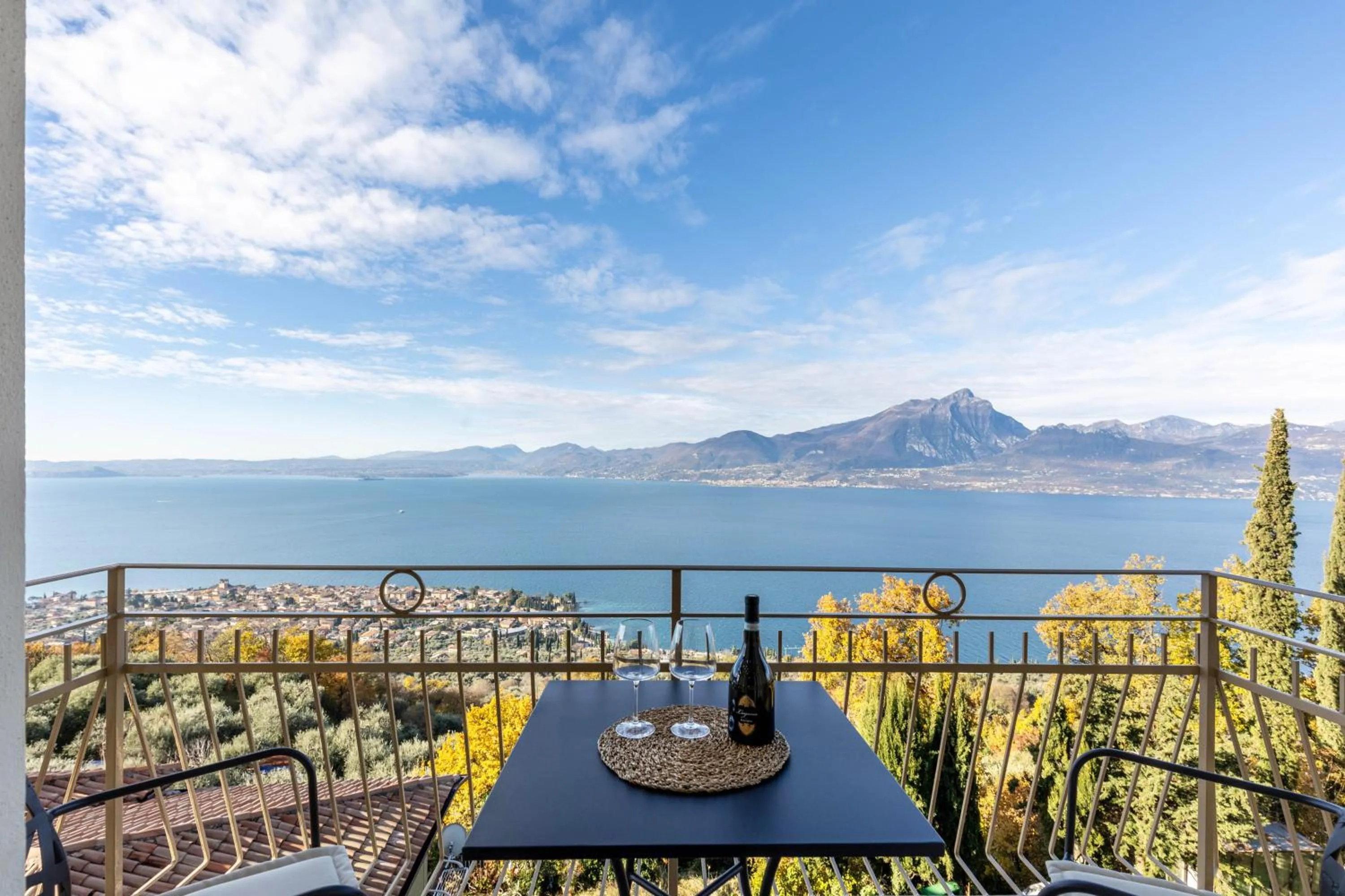 Casa Serena Lake View