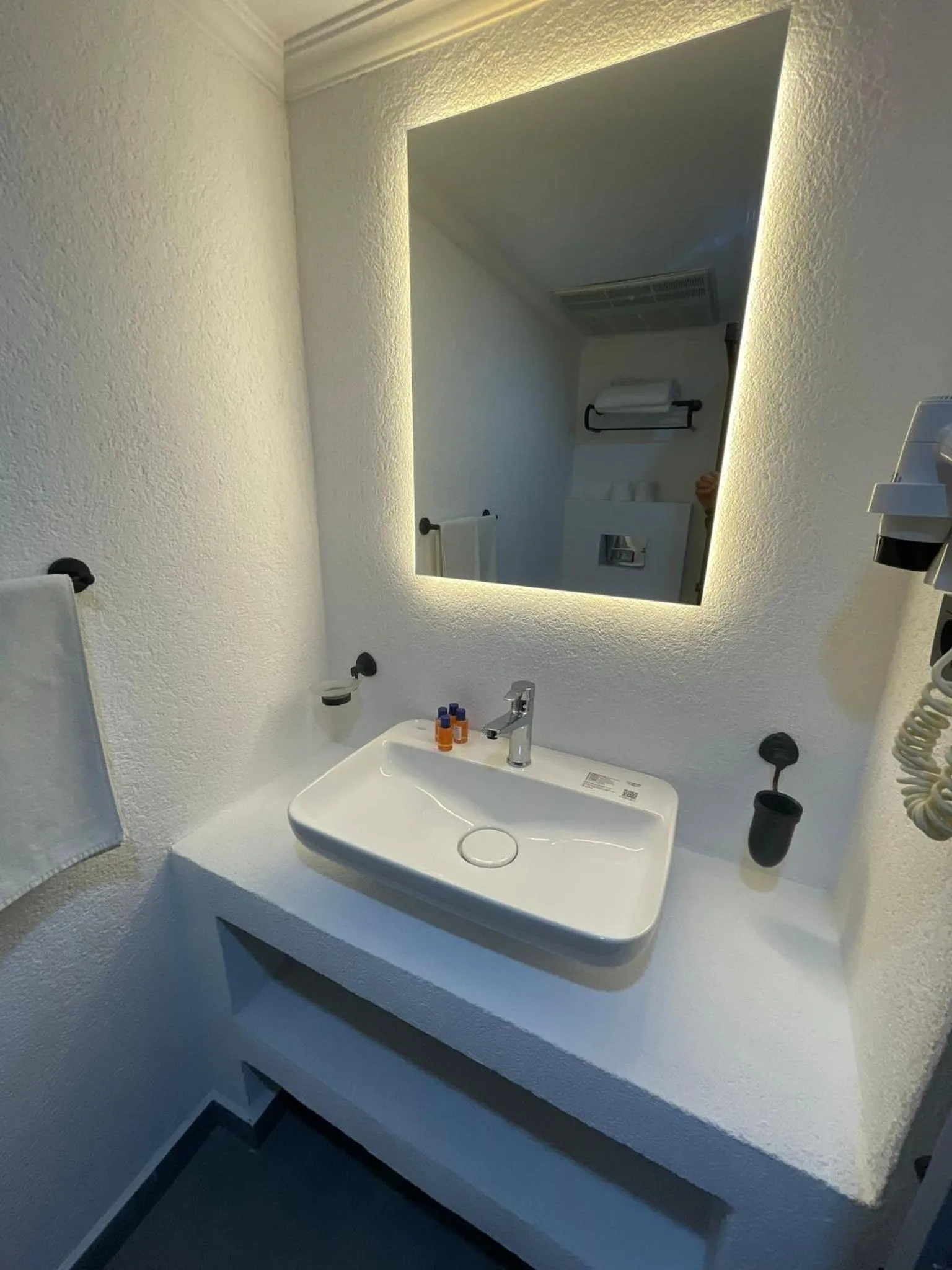 Bathroom in Costa Bitezhan Beach Hotel