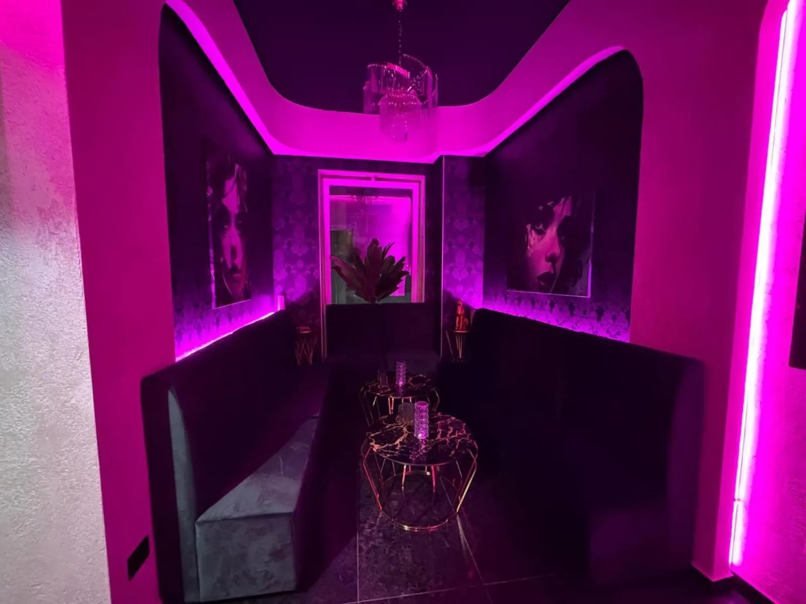 Antico Palazzo del Corso by Home Dardano