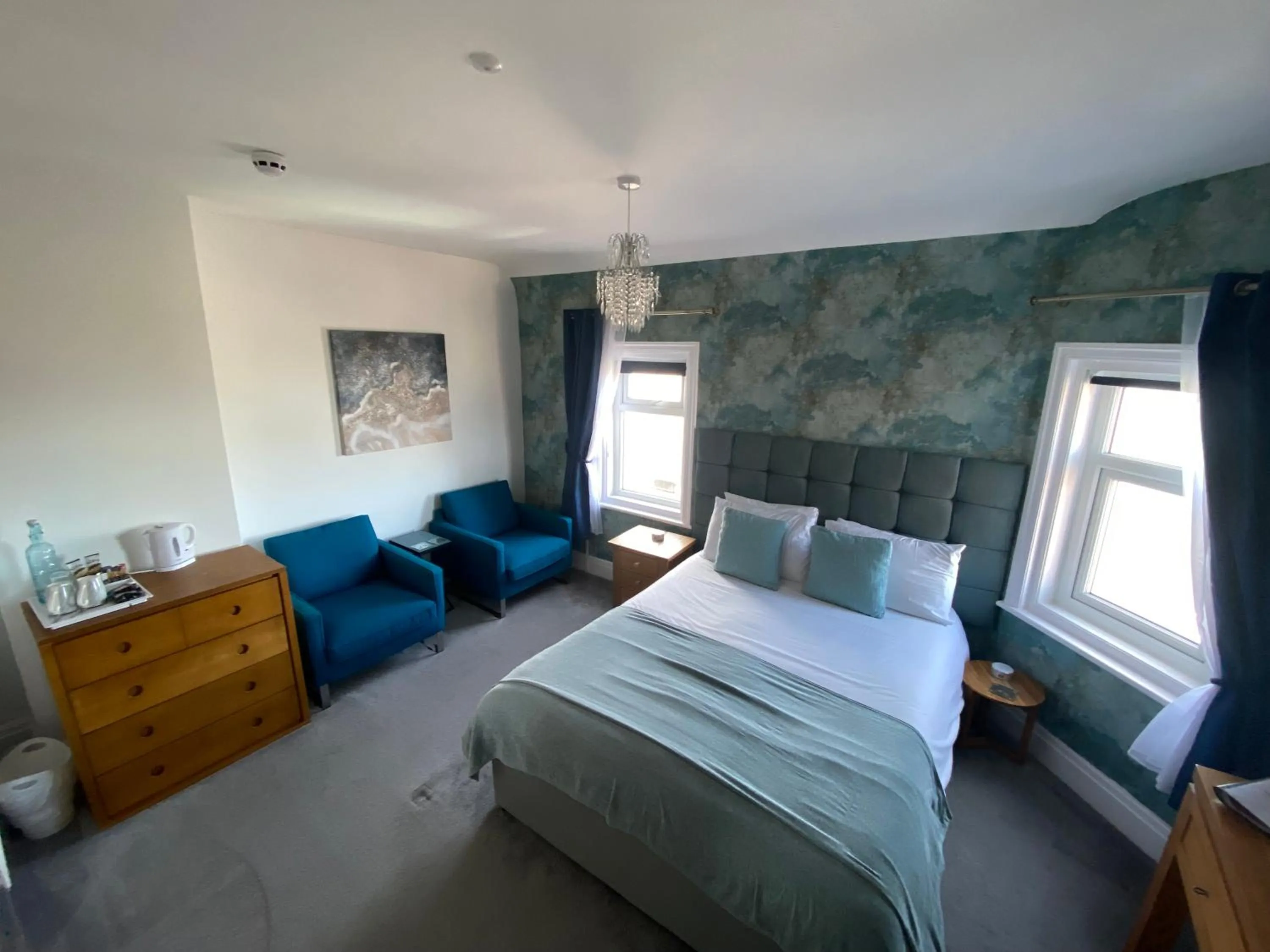 Bedroom, Bed in The Fossil Tree Hotel