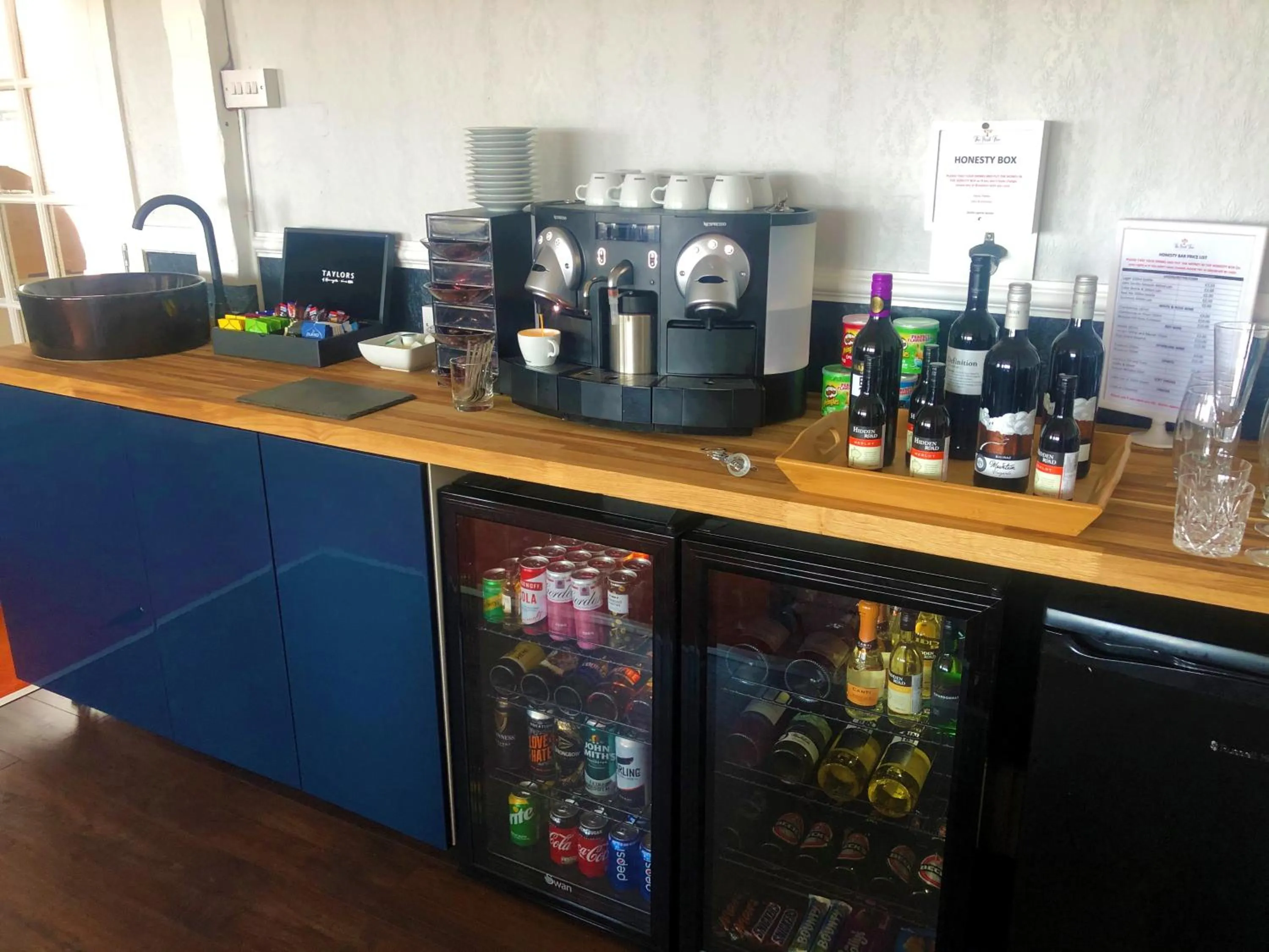 Coffee/tea facilities in The Fossil Tree Hotel