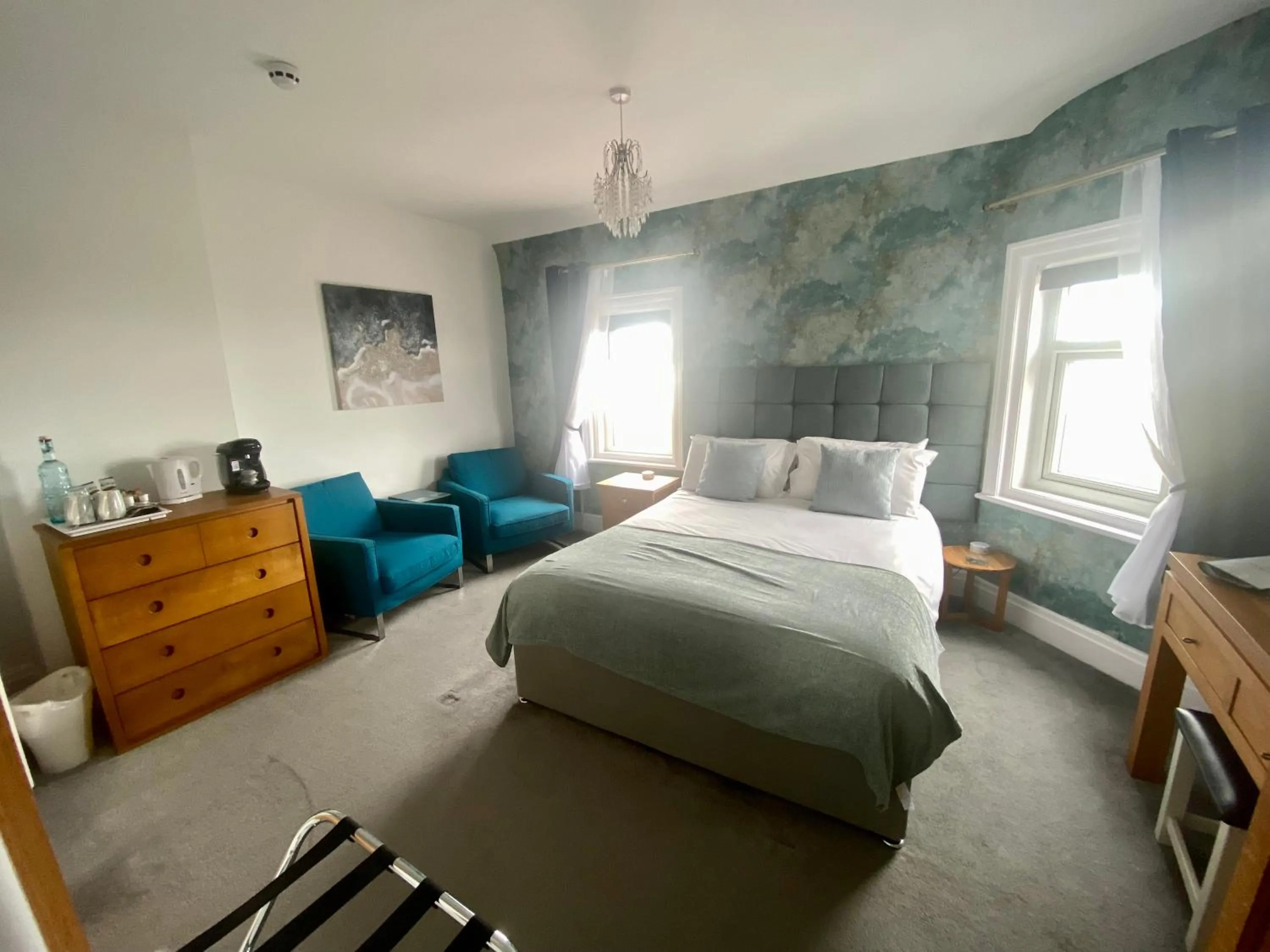 Bedroom, Bed in The Fossil Tree Hotel