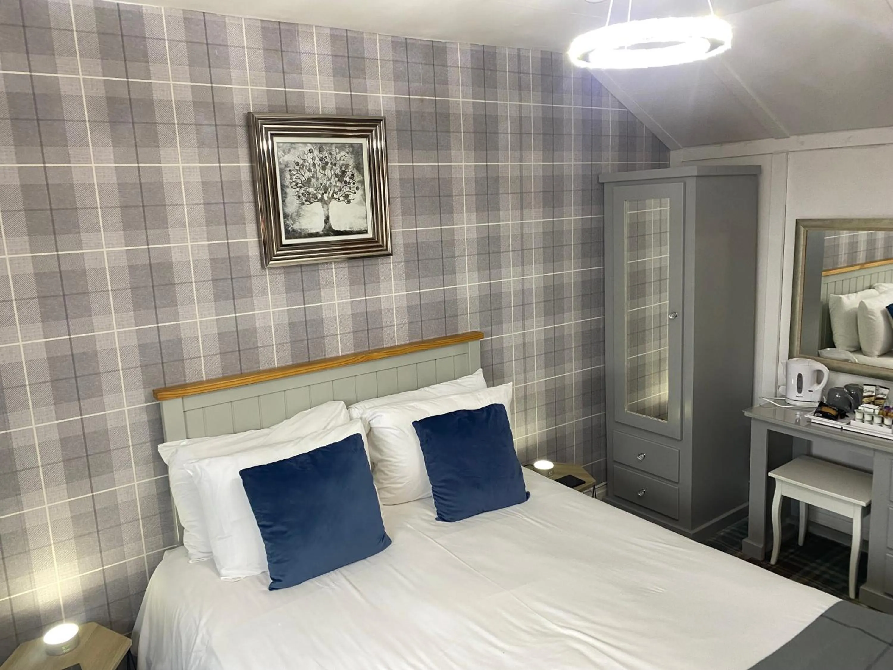 Bed in The Fossil Tree Hotel