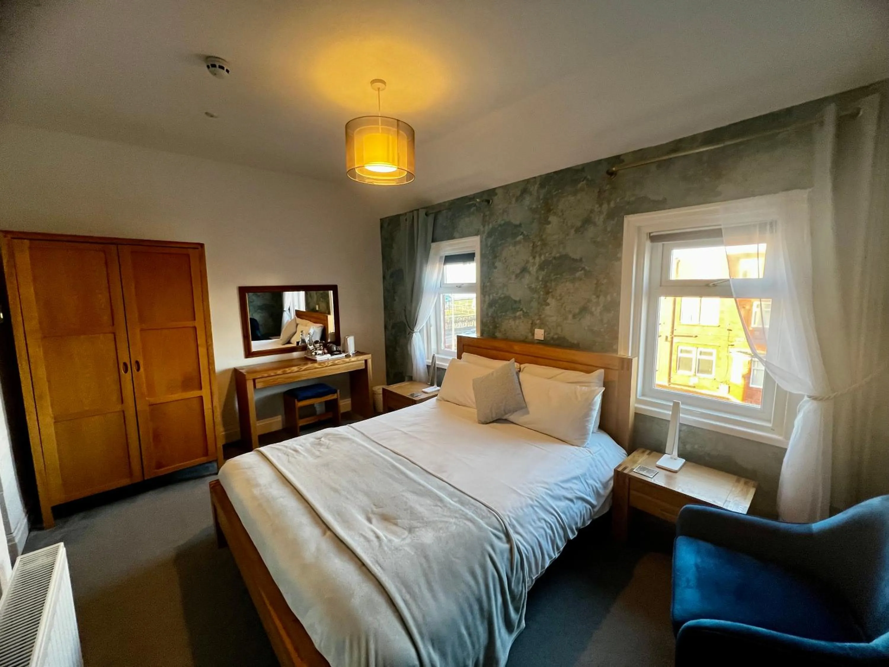 Bedroom, Bed in The Fossil Tree Hotel