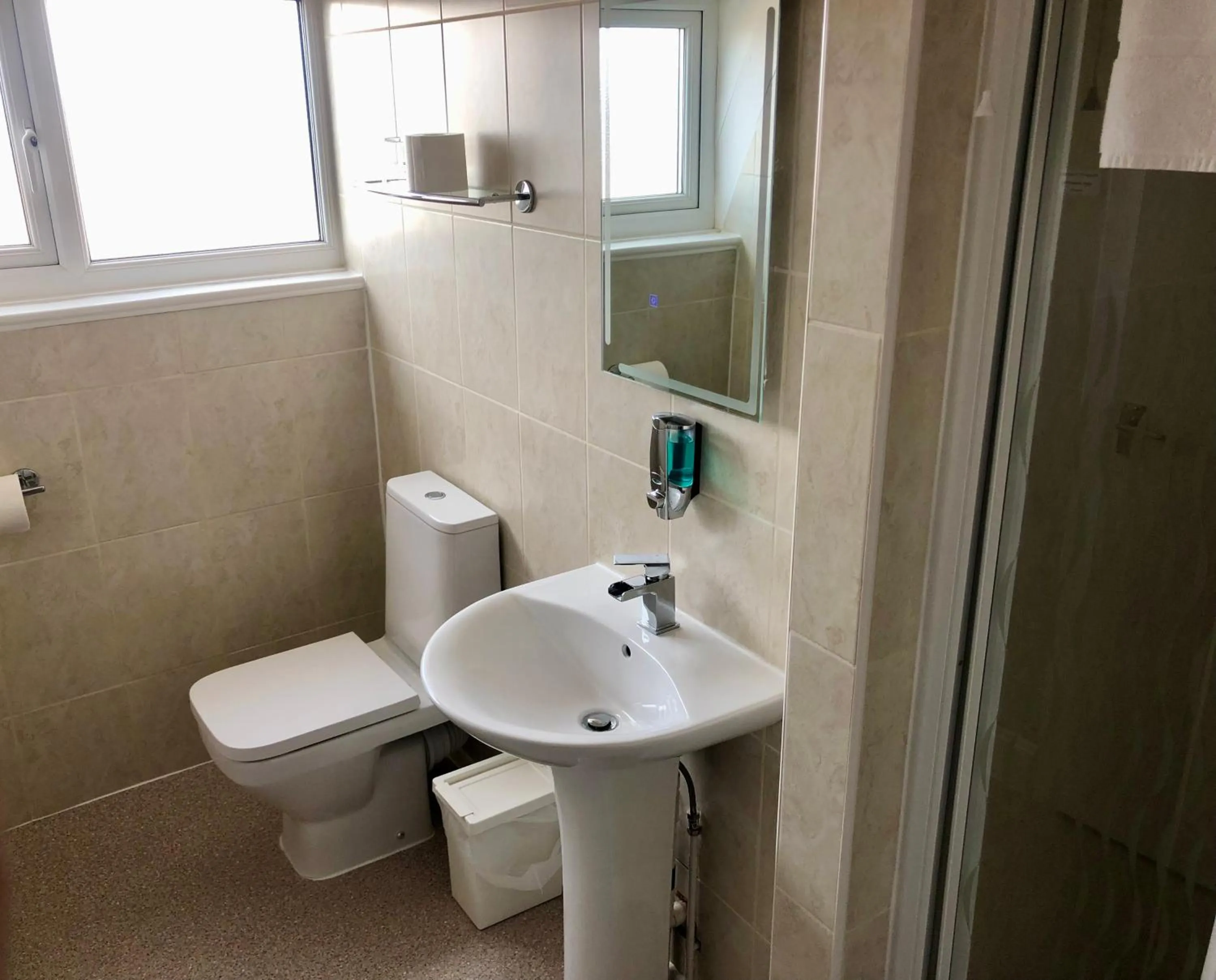 Bathroom in The Fossil Tree Hotel