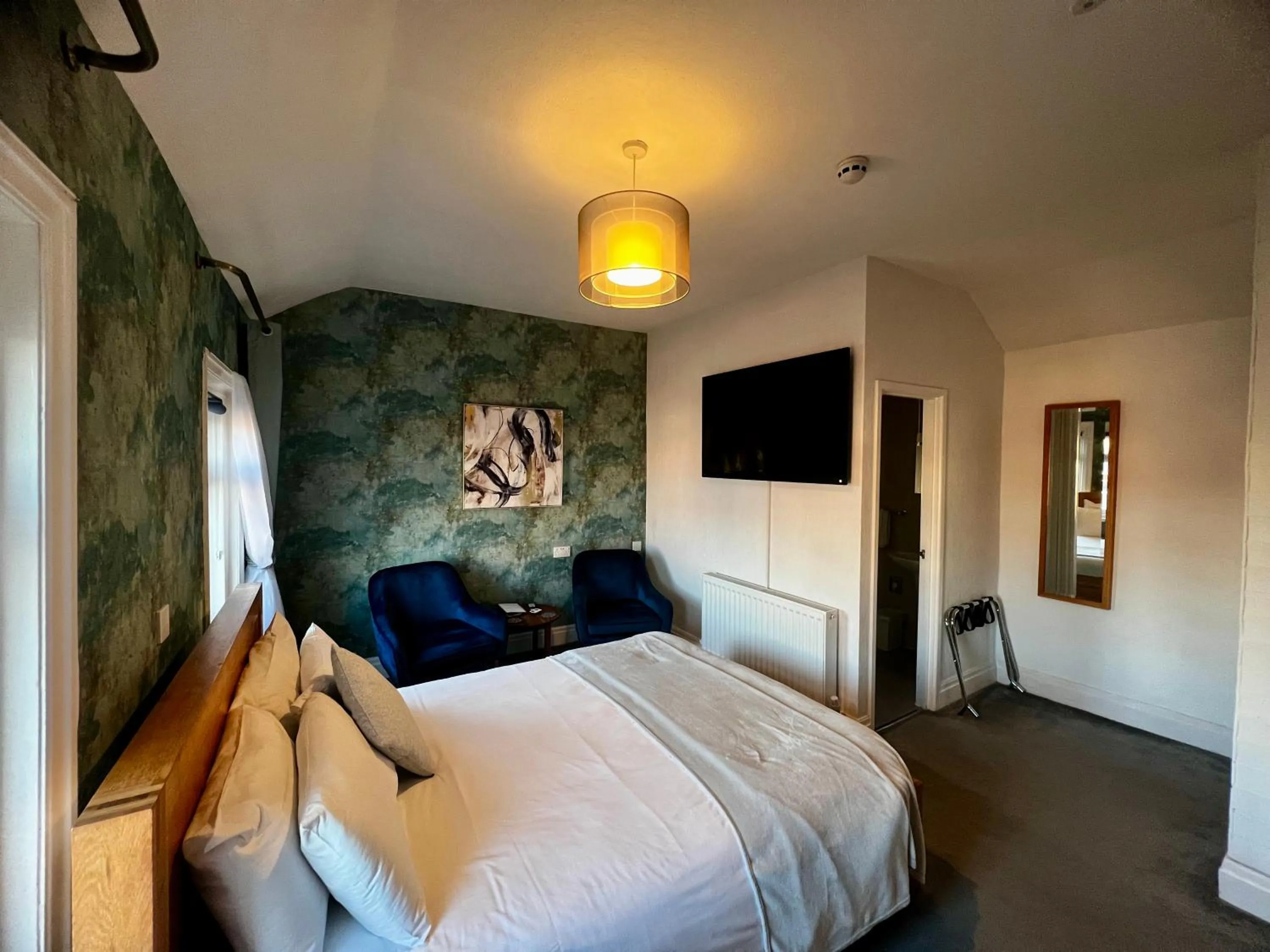 Bedroom, Bed in The Fossil Tree Hotel