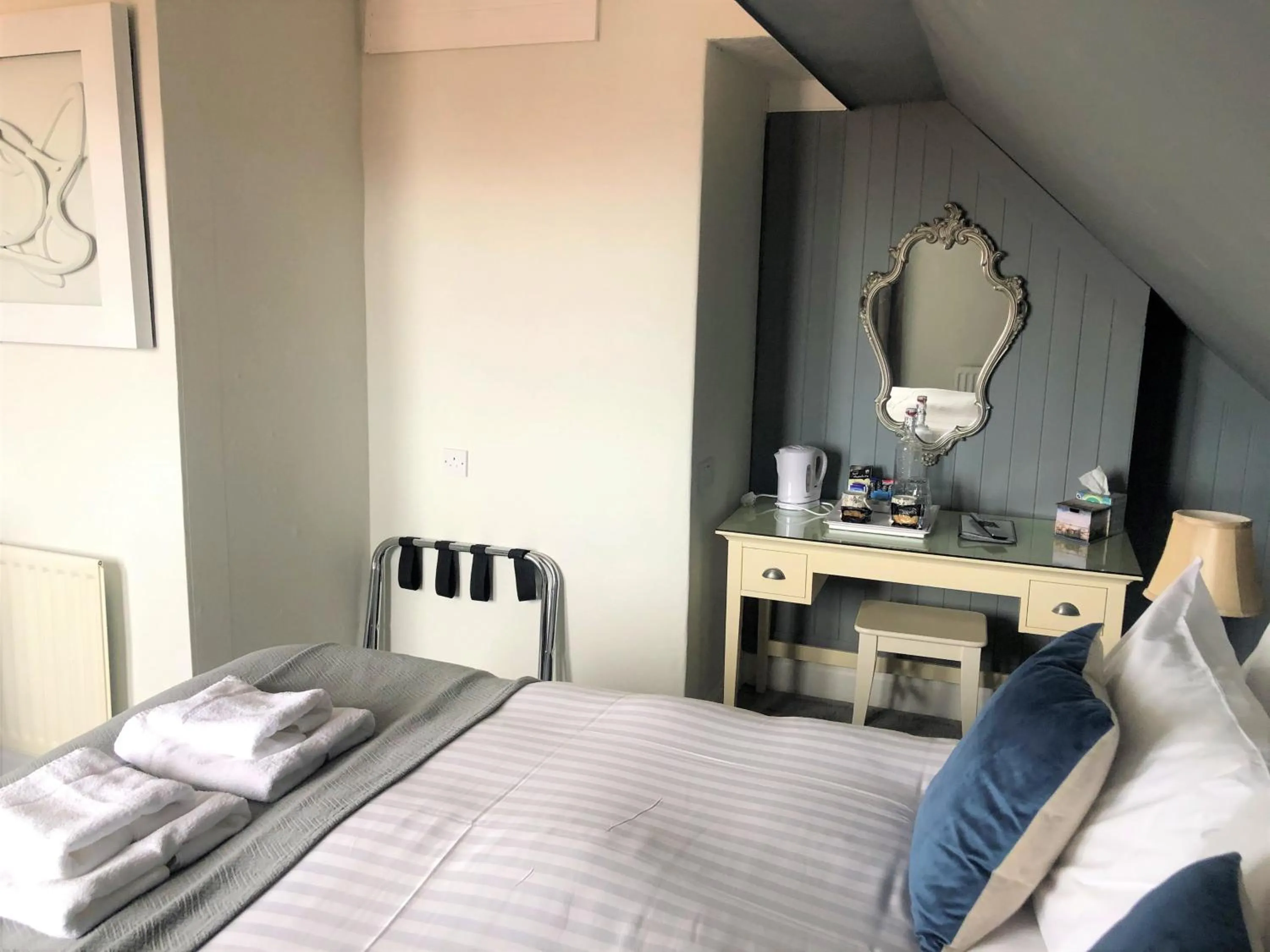 Bedroom, Bed in The Fossil Tree Hotel