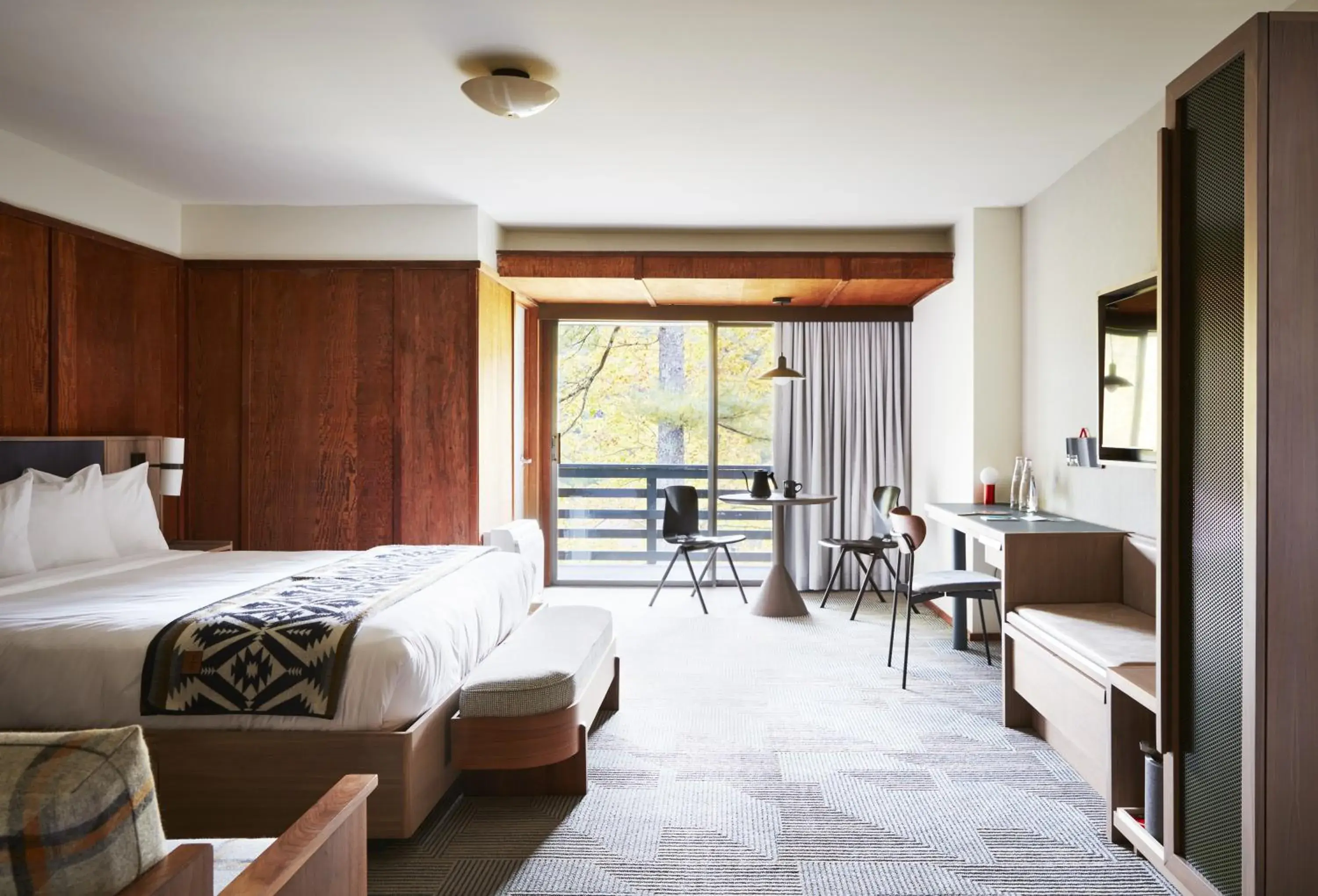 Deluxe King Room in Skyline Lodge Deluxe King Room in Skyline Lodge