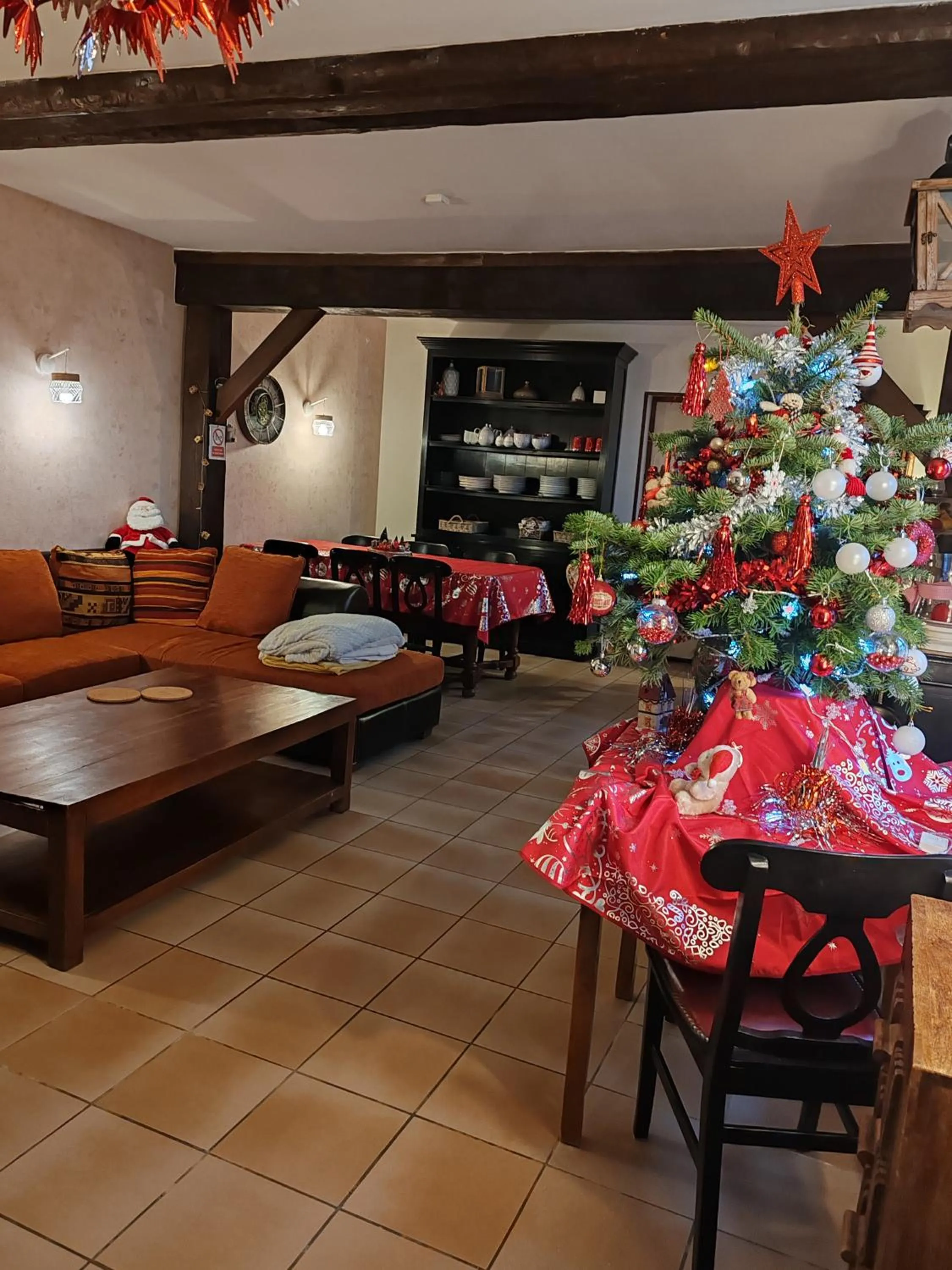 Restaurant/places to eat in Ma Gentilhommière