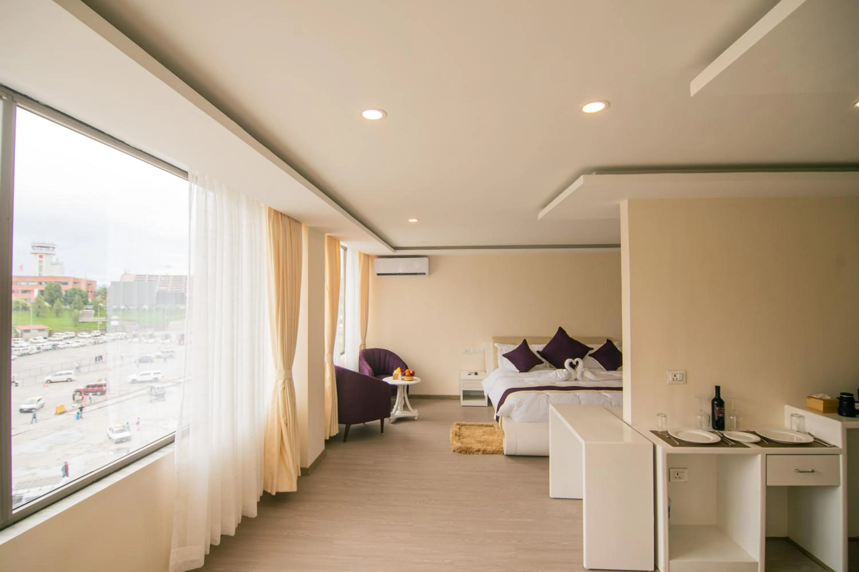 Bedroom in Hotel Black Diamond - Inside Airport