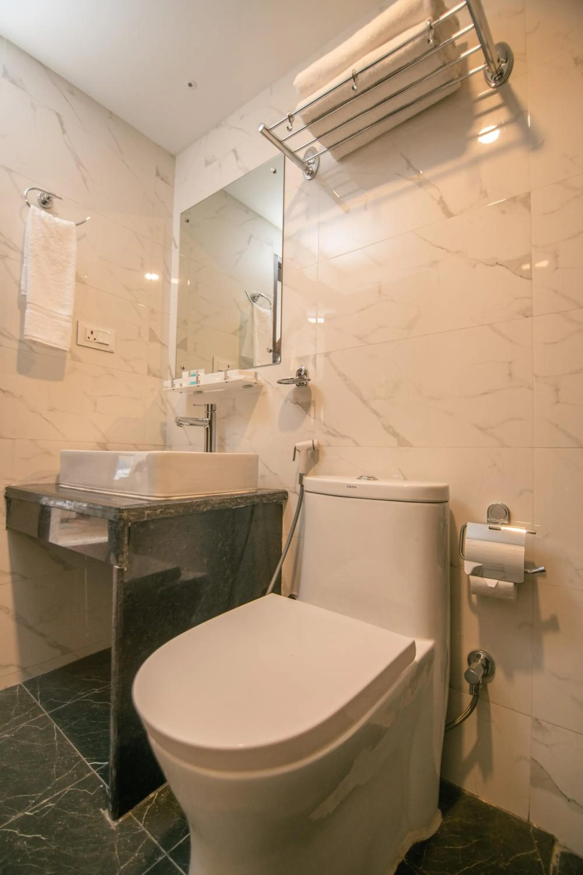 Bathroom in Hotel Black Diamond - Inside Airport