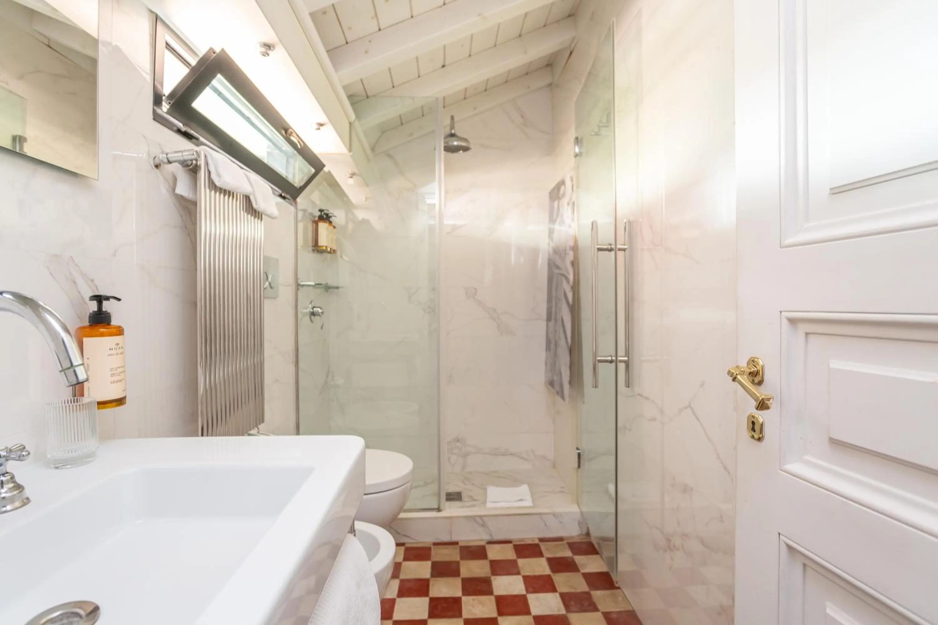 Bathroom in Hotel The Corner Roma