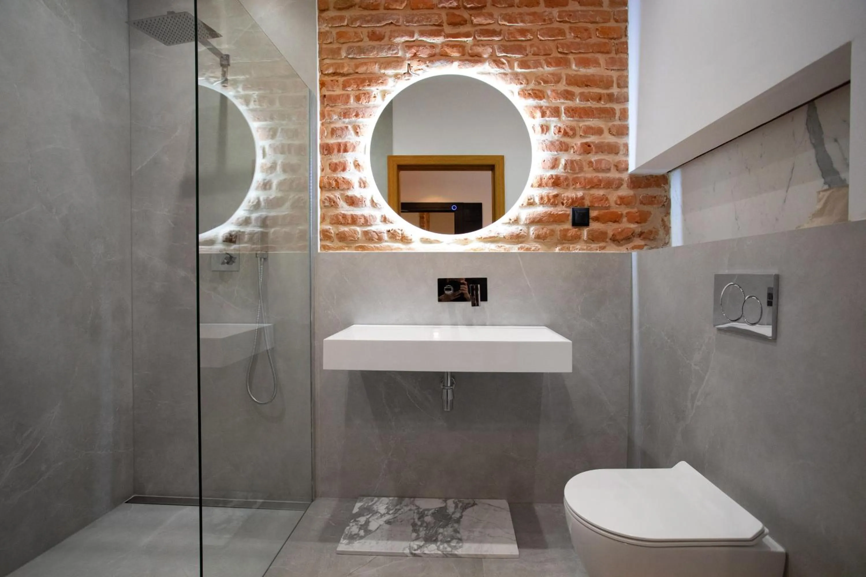 Shower in HOTEL TEATR