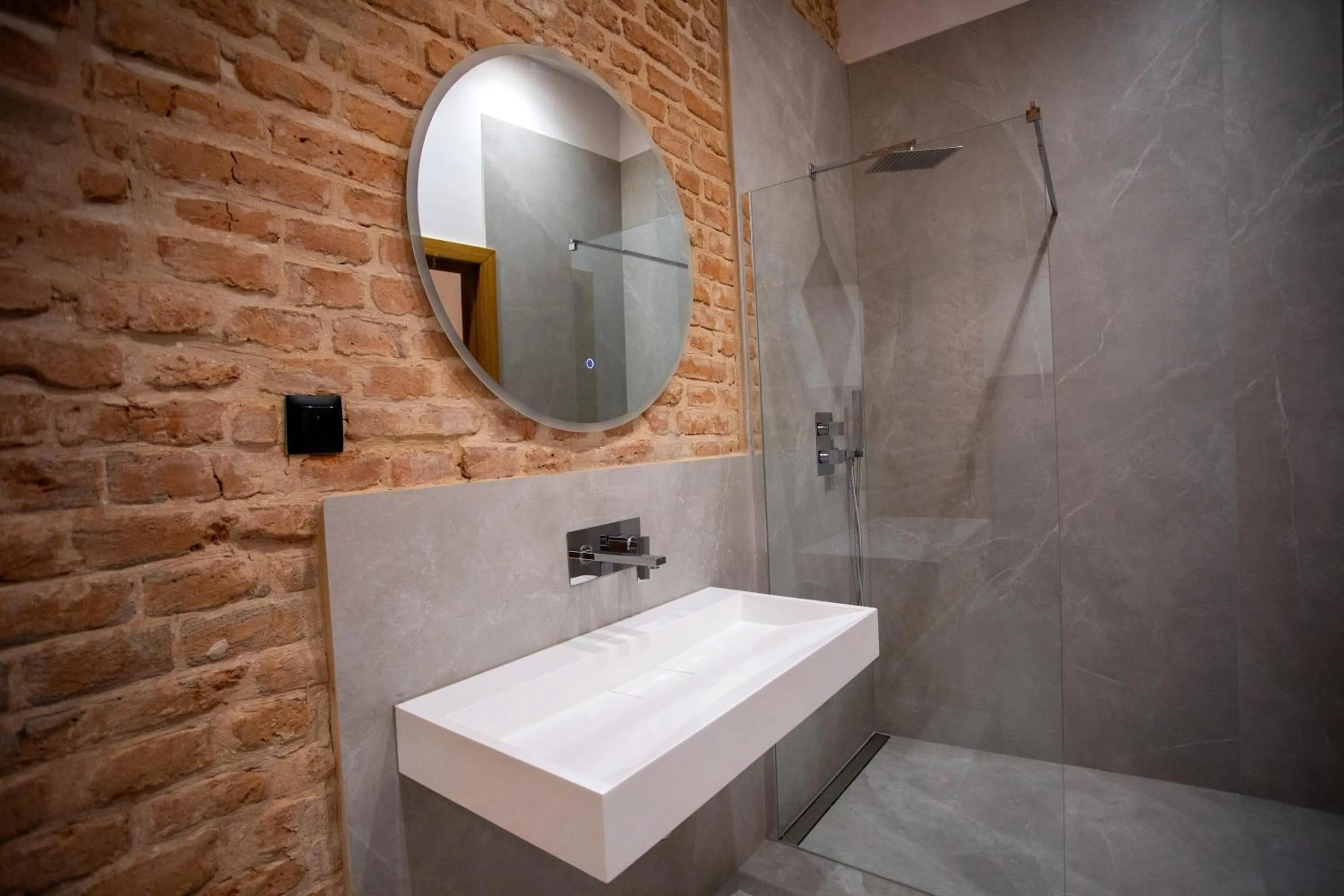 Shower in HOTEL TEATR