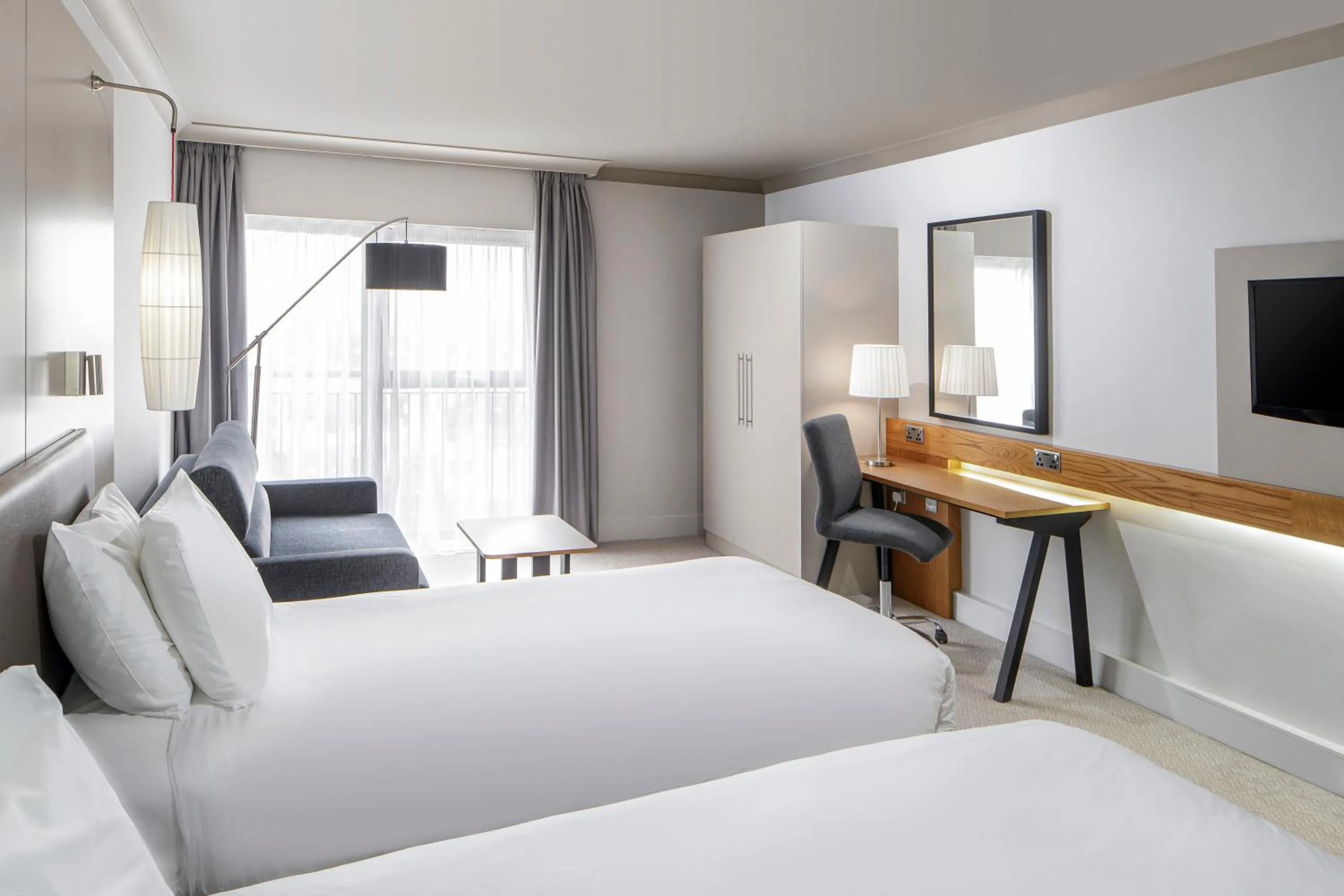 Bedroom, Bed in Crowne Plaza Plymouth by IHG