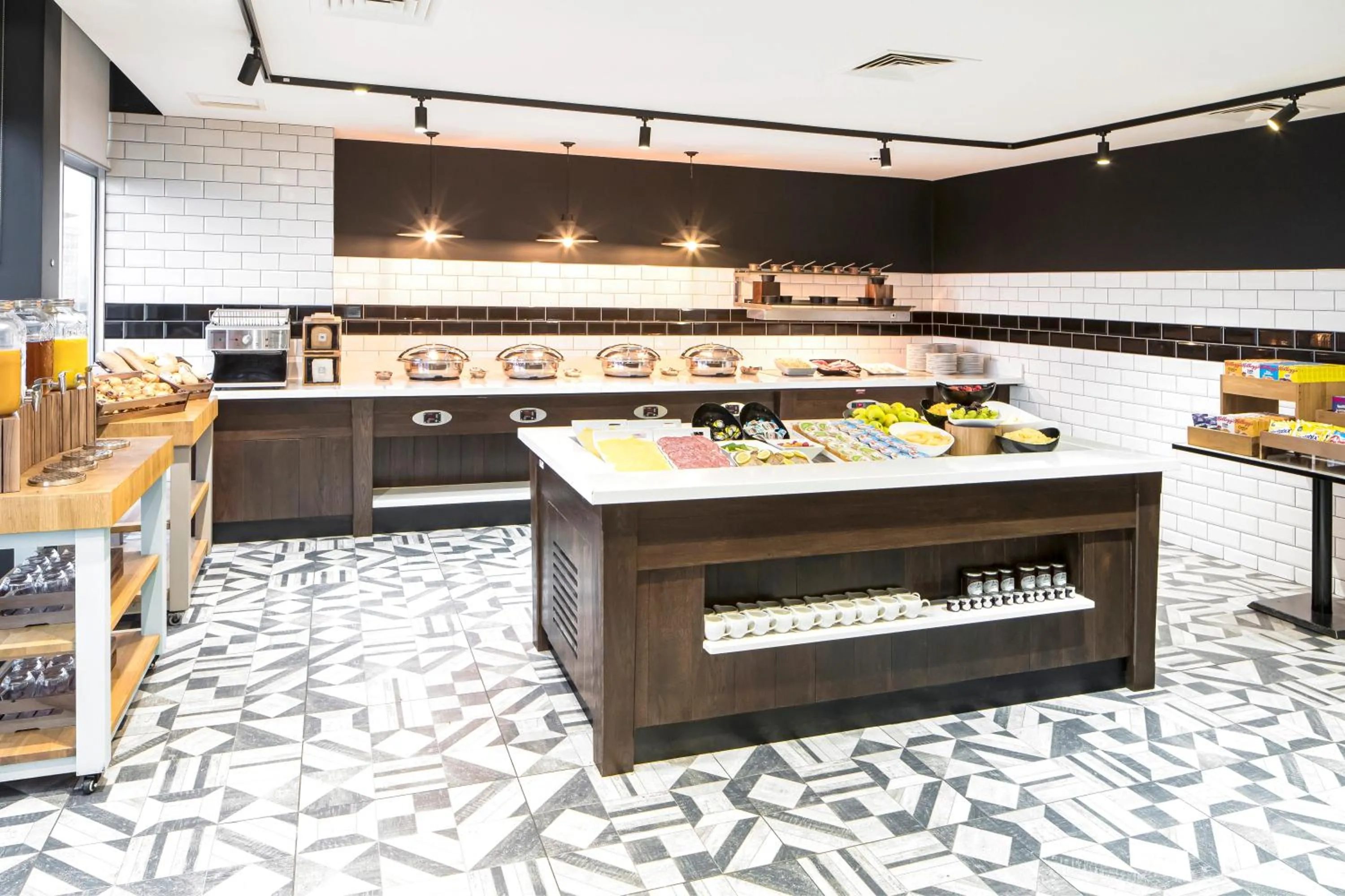 Breakfast in Crowne Plaza Plymouth by IHG