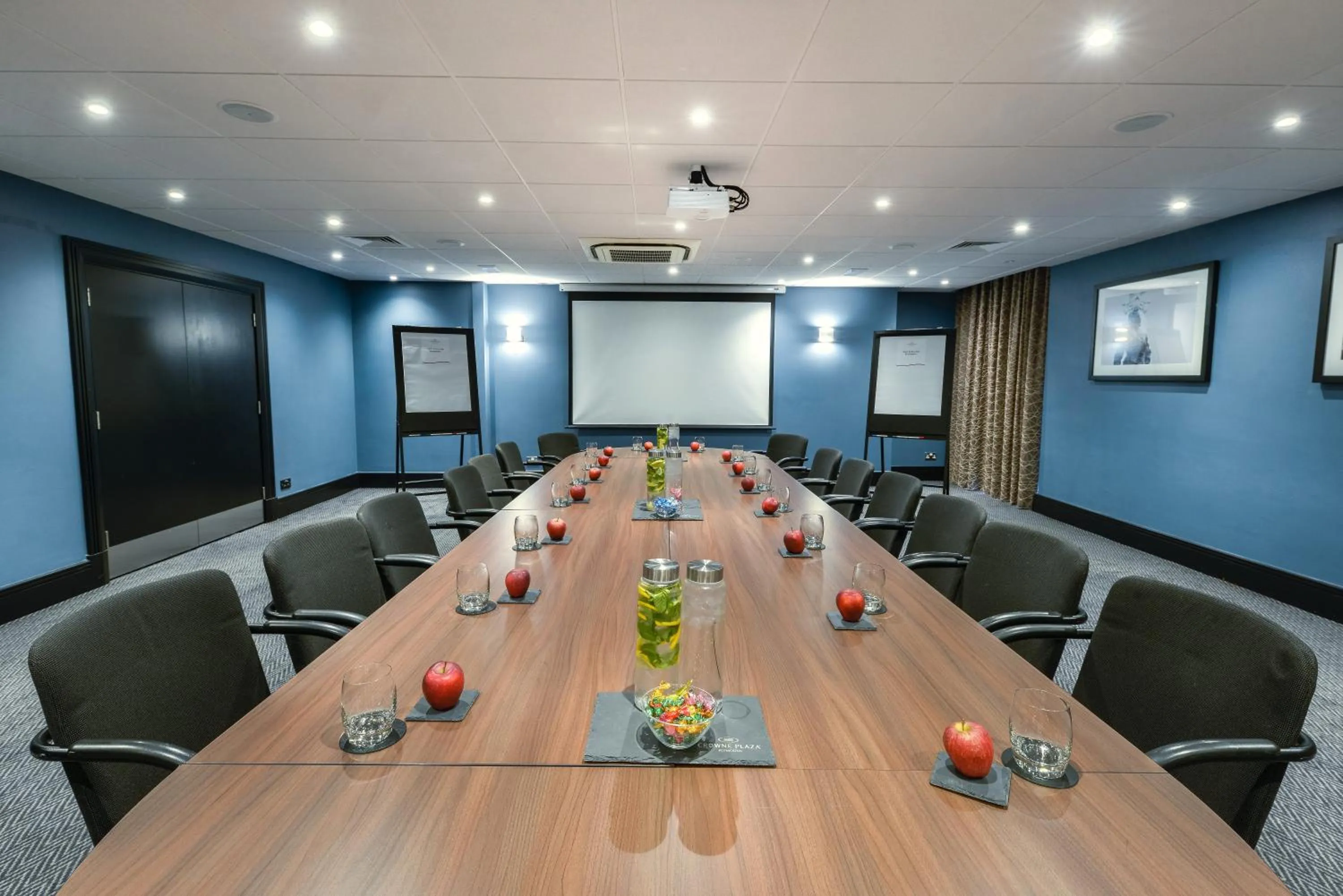 Meeting/conference room in Crowne Plaza Plymouth by IHG