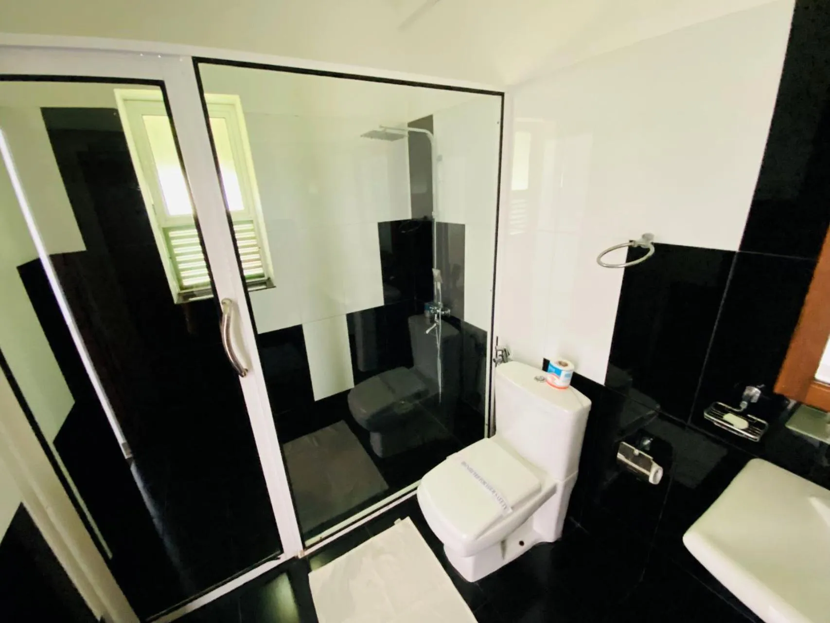 Bathroom in Ceylan Lodge