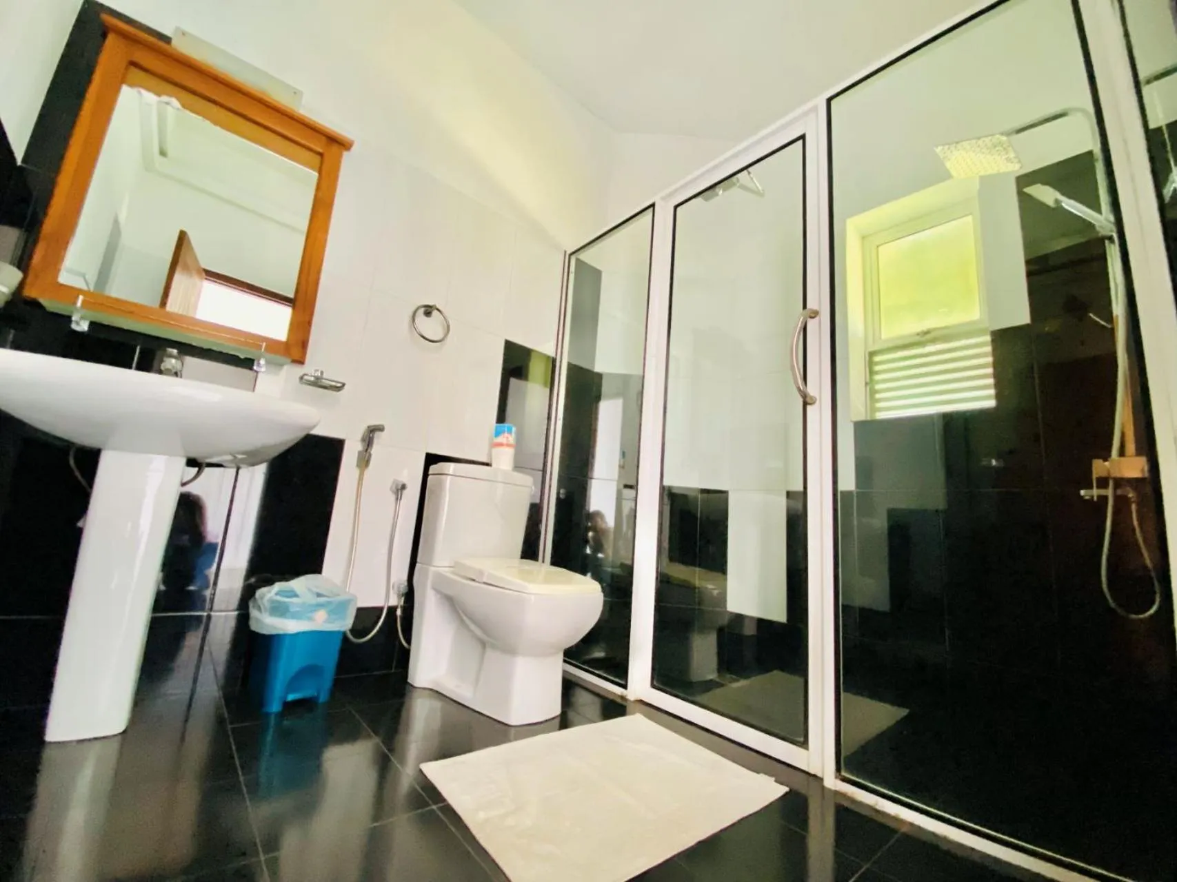 Bathroom in Ceylan Lodge