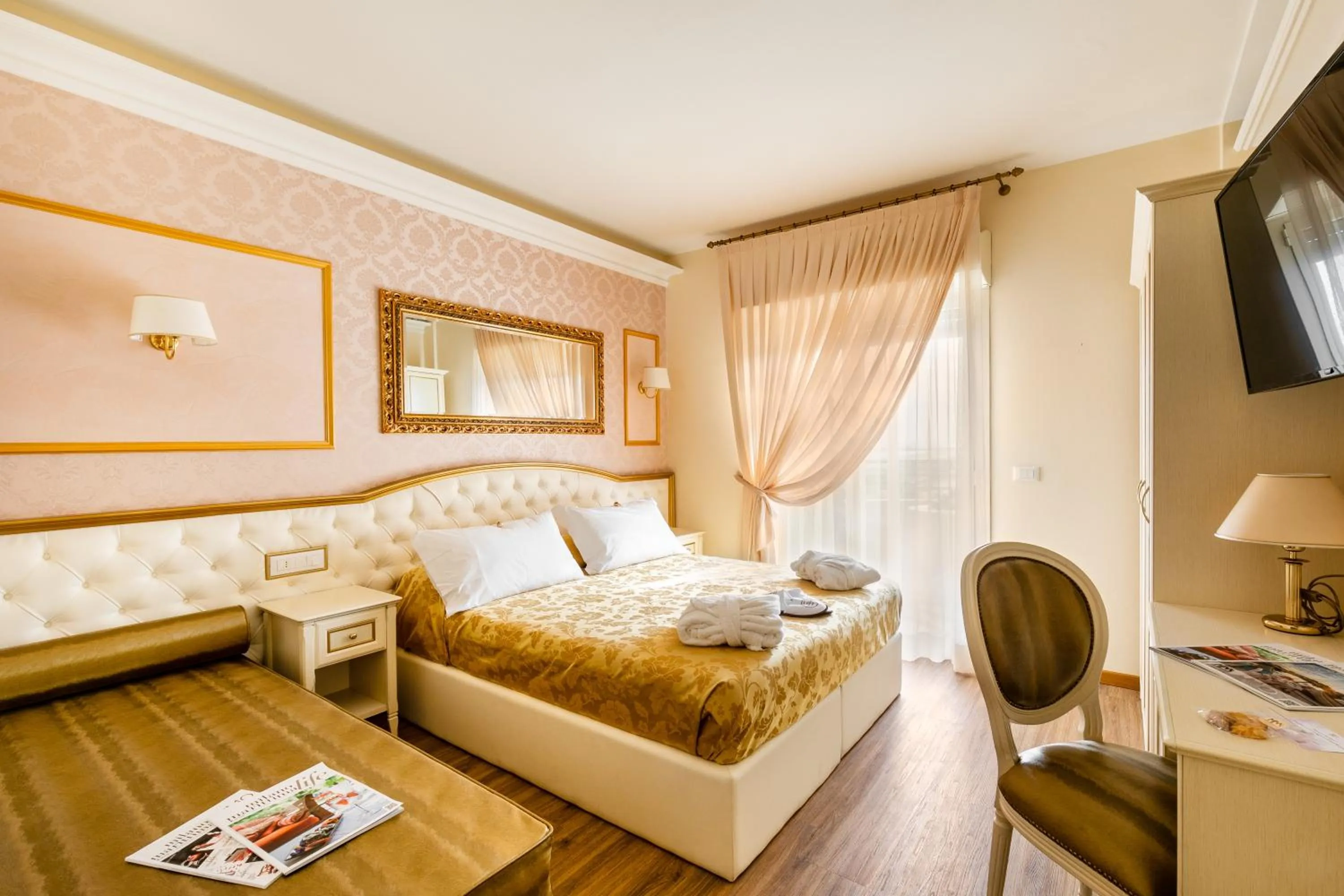 Bed in Hotel Mazzanti