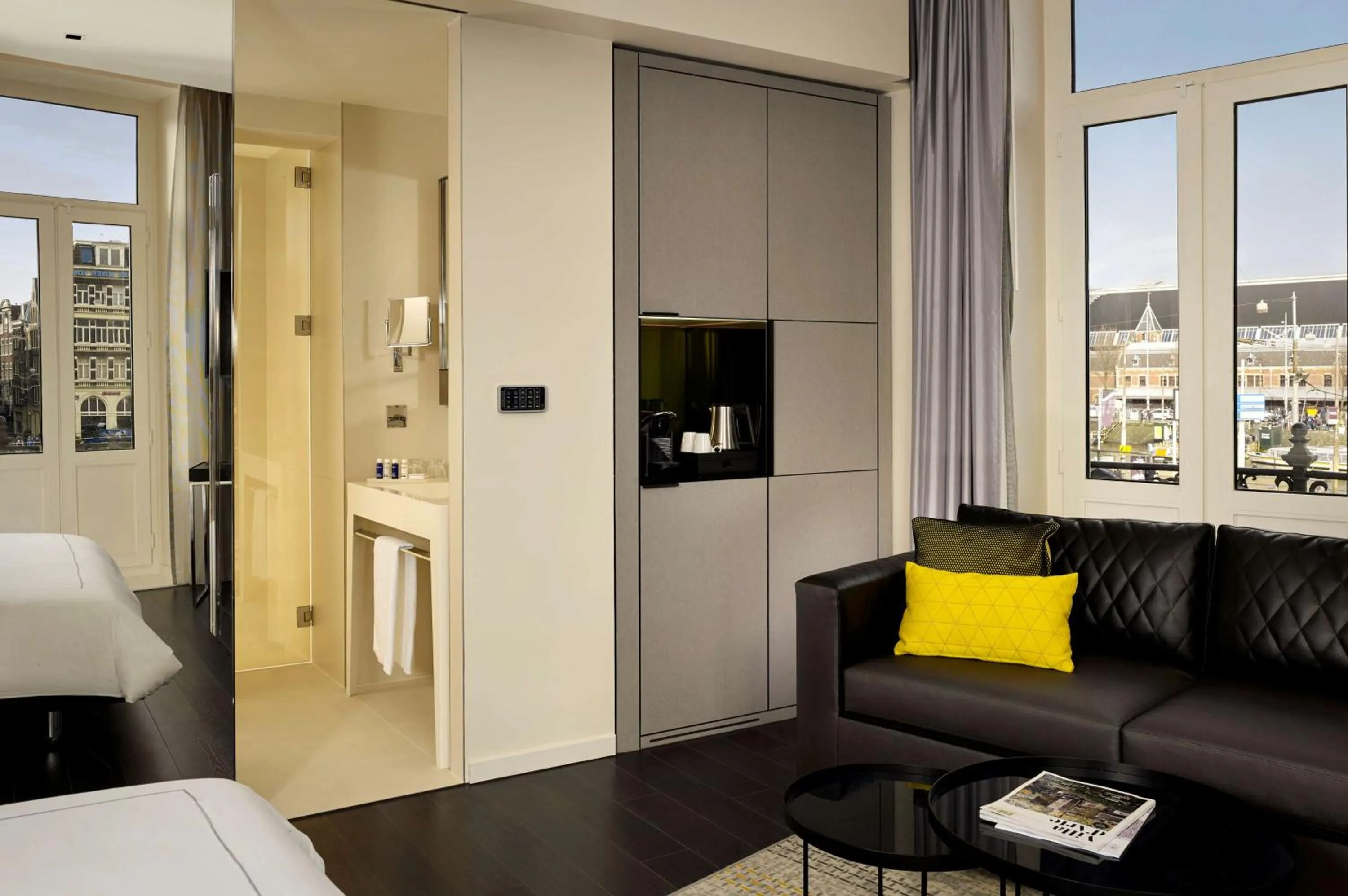 Photo of the whole room in Park Plaza Victoria Amsterdam