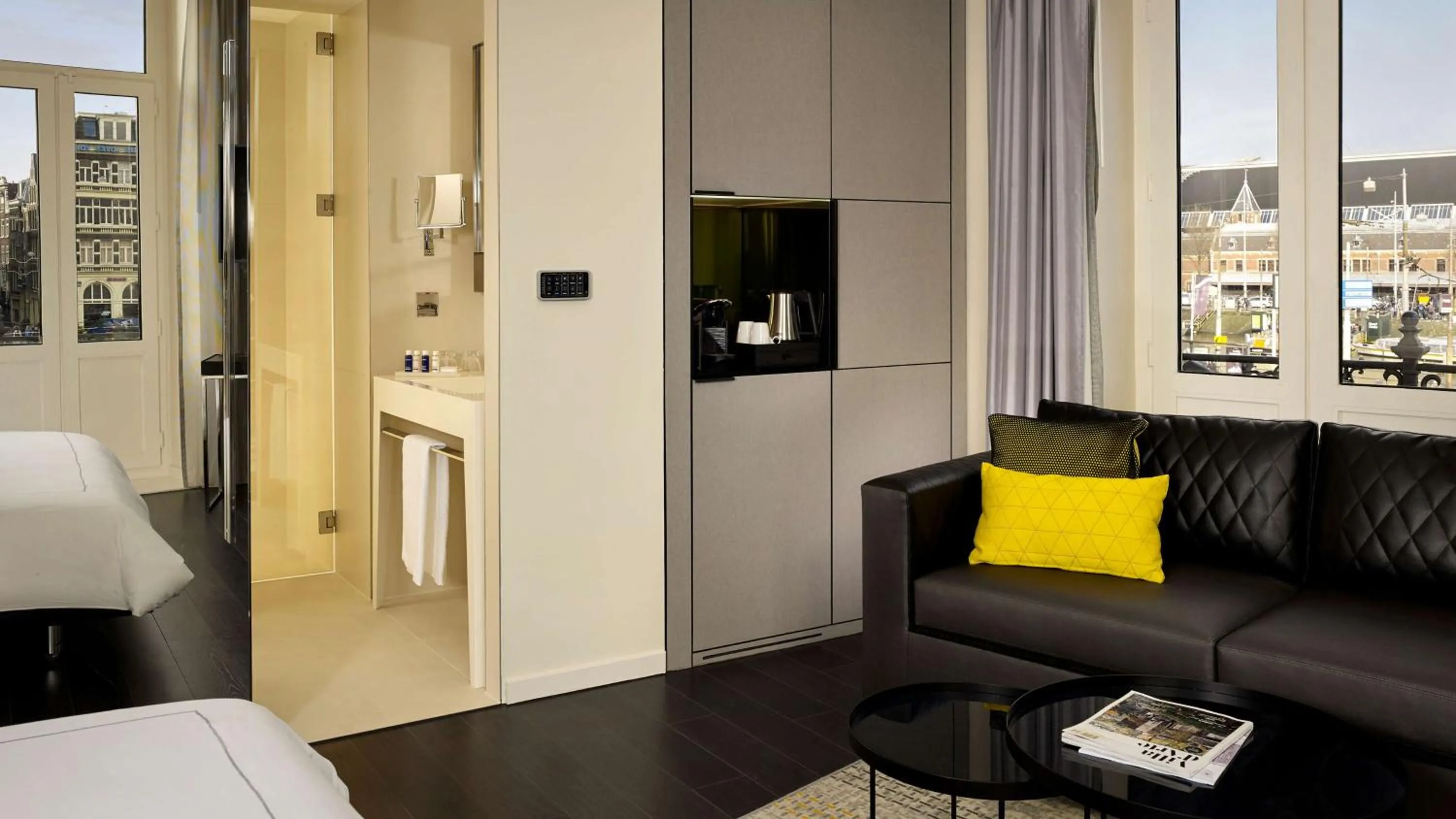 Photo of the whole room in Park Plaza Victoria Amsterdam