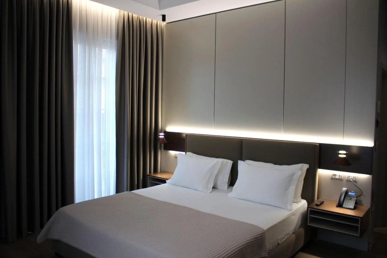 Bedroom, Bed in Hotel Monarch