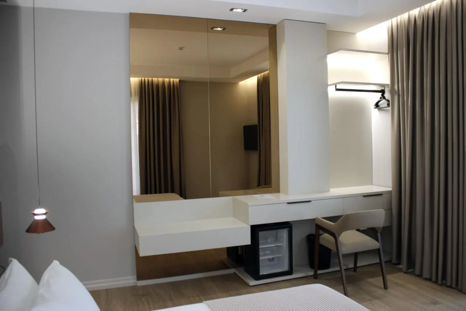 Bedroom, Bed in Hotel Monarch