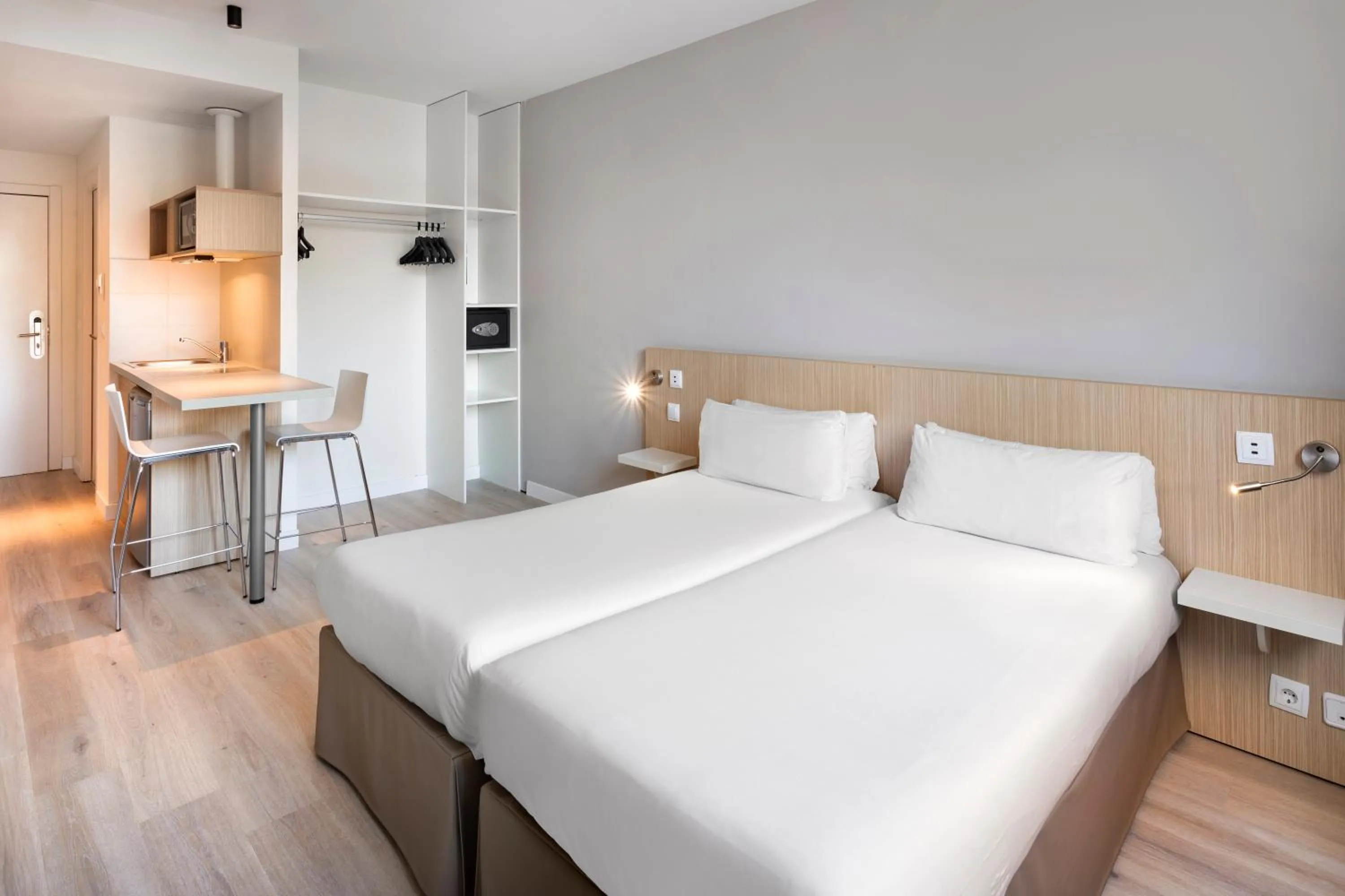 Bed in B&B HOTEL Barcelona Sant Cugat