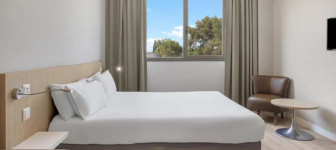 Bed in B&B HOTEL Barcelona Sant Cugat