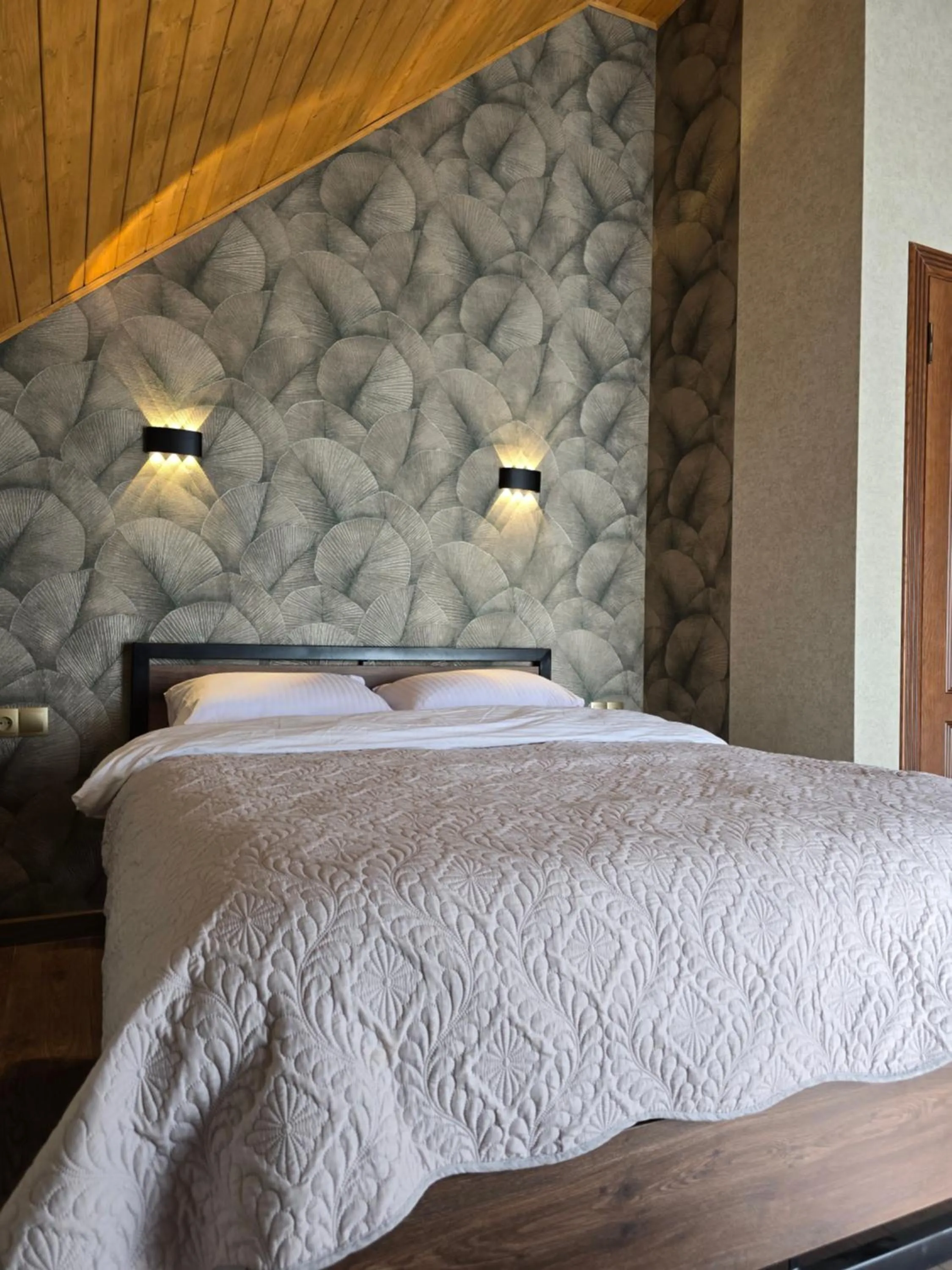 Bed in Kazbegi Folk Cottages